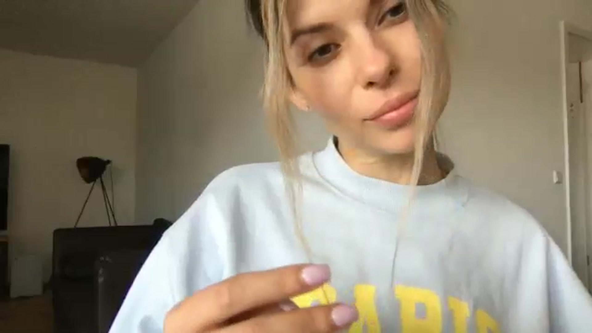 Gallery image thumbnail from neverinmylife's myfreecams stream on, 04/08/2025, 10:50 image 15 of 20
