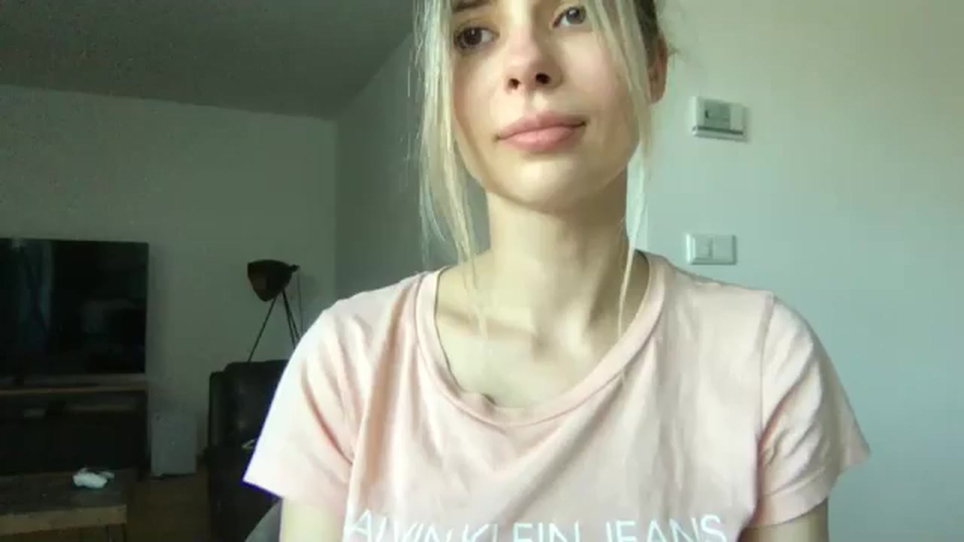 Gallery image thumbnail from neverinmylife's myfreecams stream on, 04/11/2025, 09:13 image 4 of 20