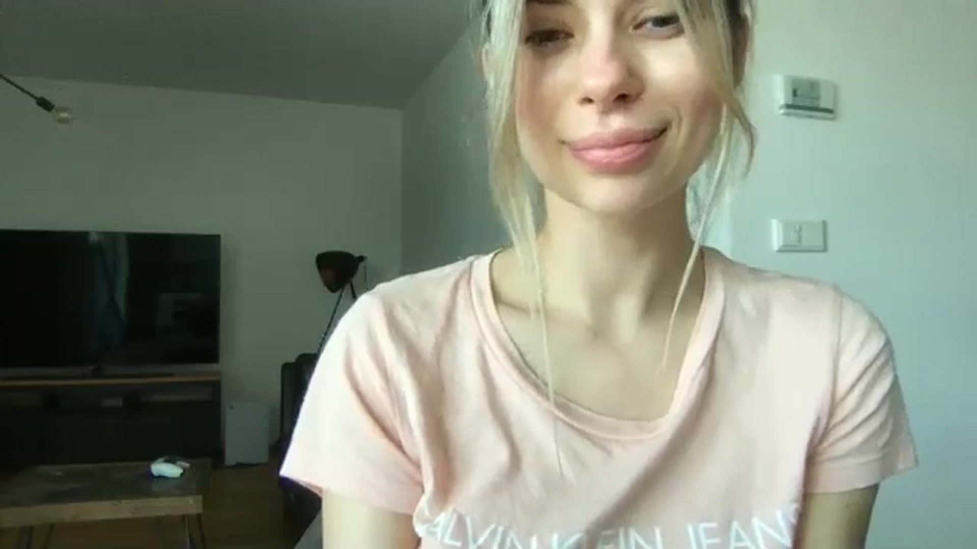 Gallery image thumbnail from neverinmylife's myfreecams stream on, 04/11/2025, 12:16 image 9 of 20