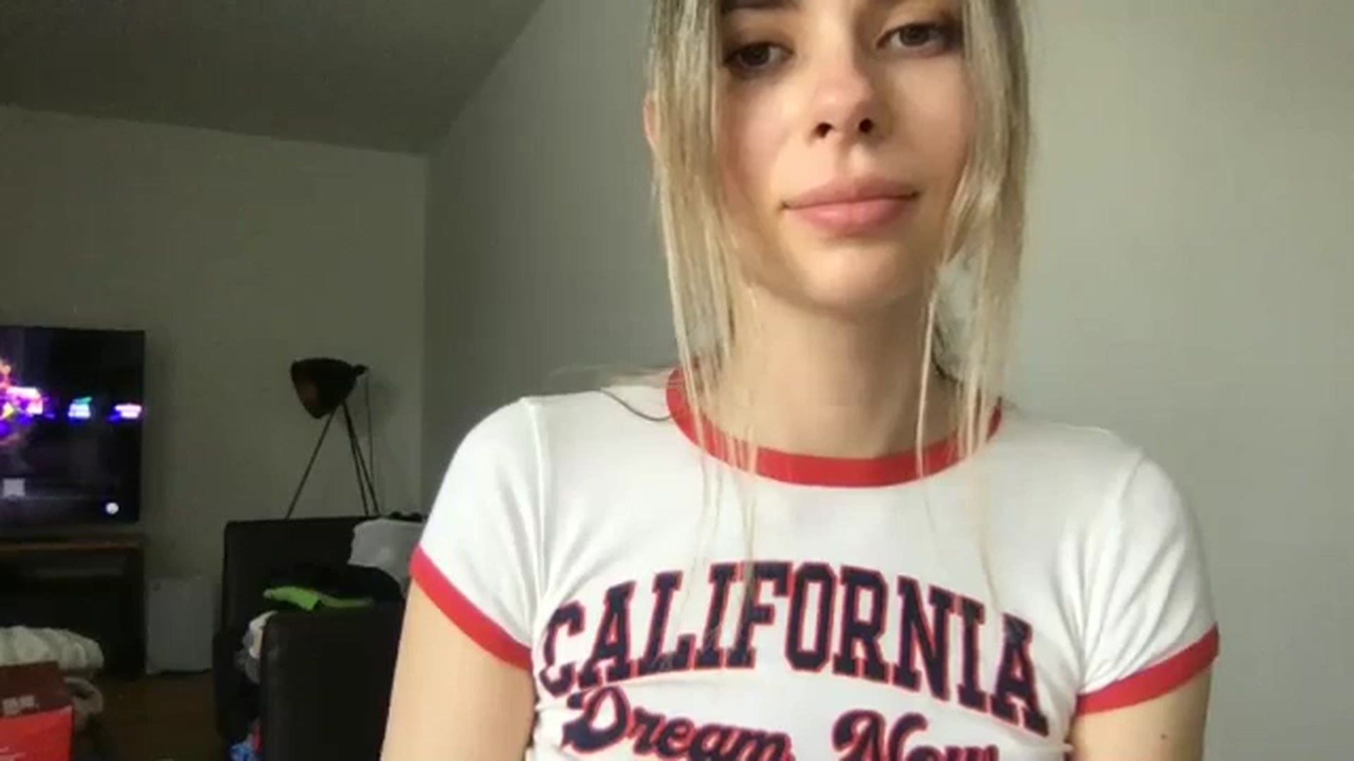 Gallery image thumbnail from neverinmylife's myfreecams stream on, 04/13/2025, 13:15 image 15 of 20