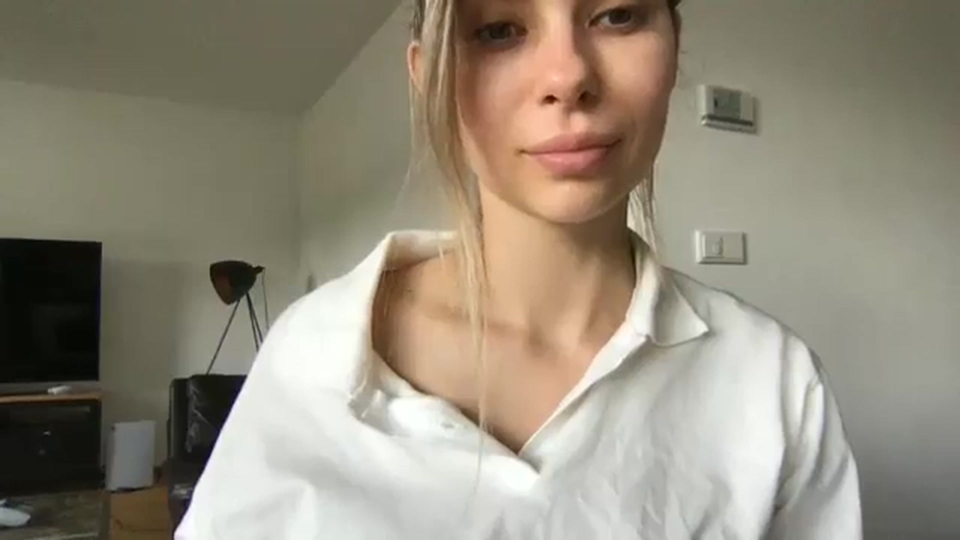 Gallery image thumbnail from neverinmylife's myfreecams stream on, 04/23/2025, 11:47 image 14 of 20