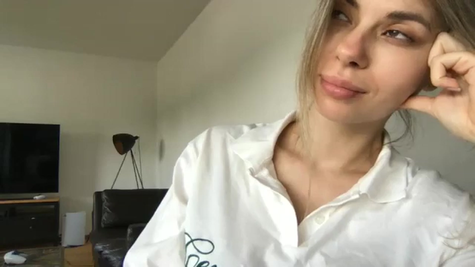 Gallery image thumbnail from neverinmylife's myfreecams stream on, 04/23/2025, 11:47 image 2 of 20