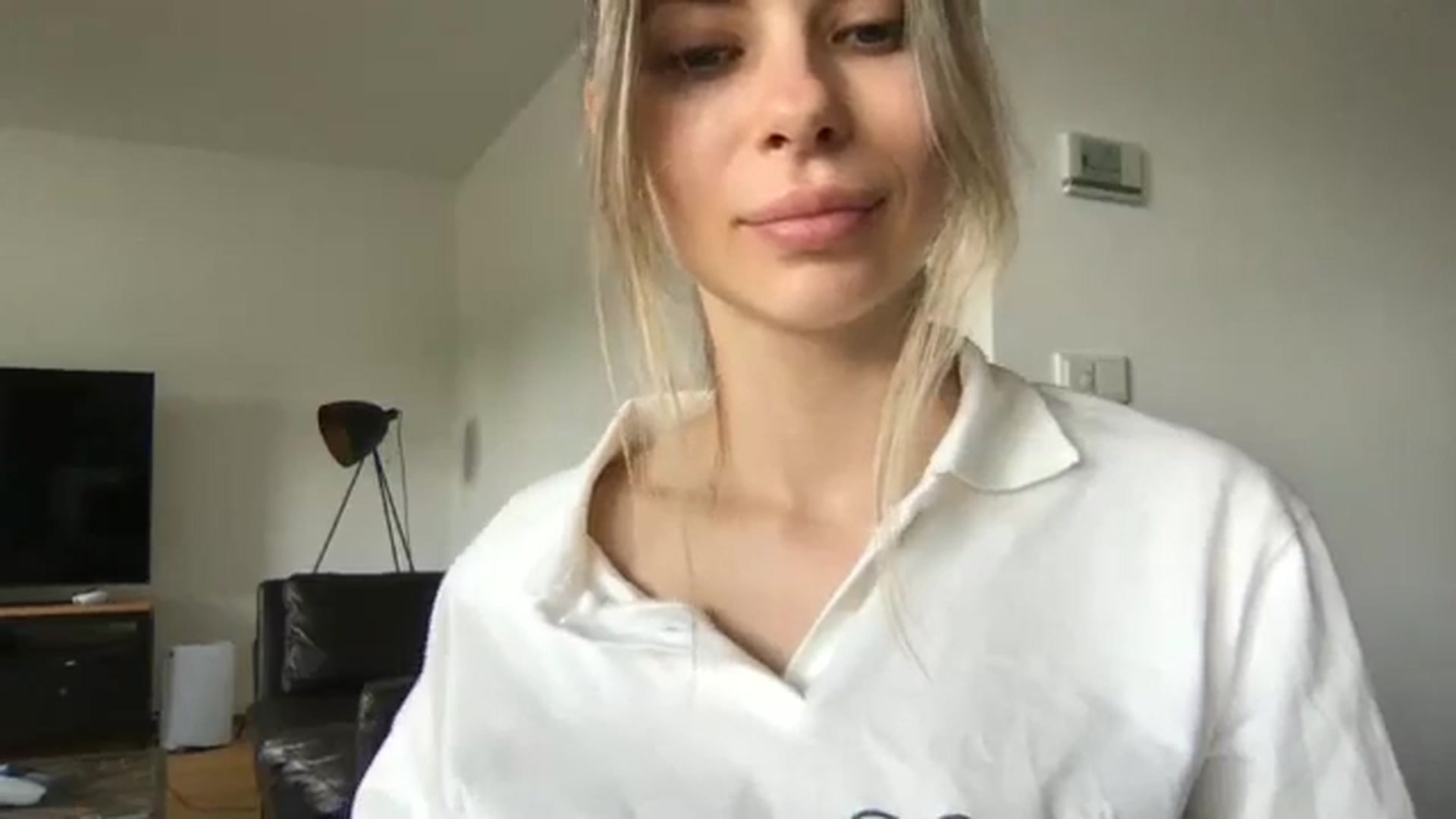Gallery image thumbnail from neverinmylife's myfreecams stream on, 04/23/2025, 11:47 image 11 of 20