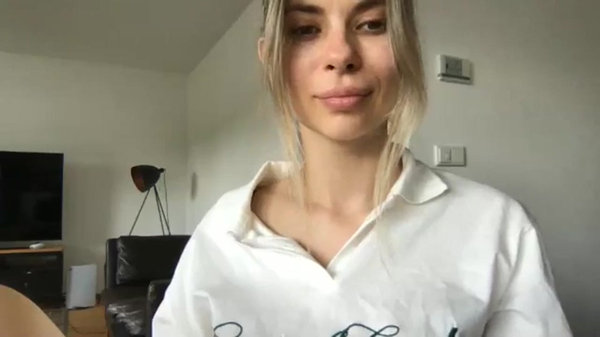 Gallery image thumbnail from neverinmylife's myfreecams stream on, 04/23/2025, 11:47 image 10 of 20