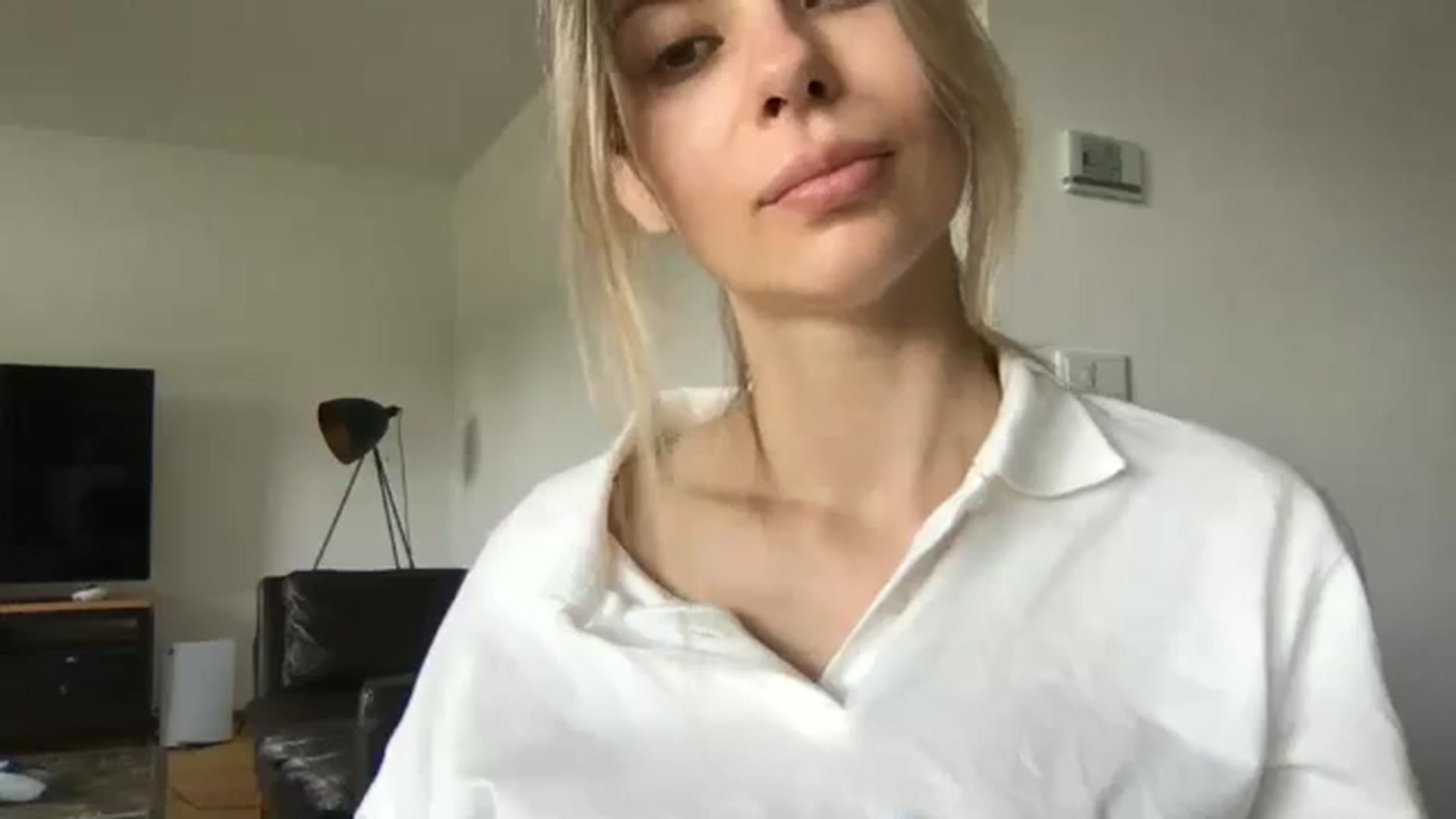 Gallery image thumbnail from neverinmylife's myfreecams stream on, 04/23/2025, 11:47 image 12 of 20