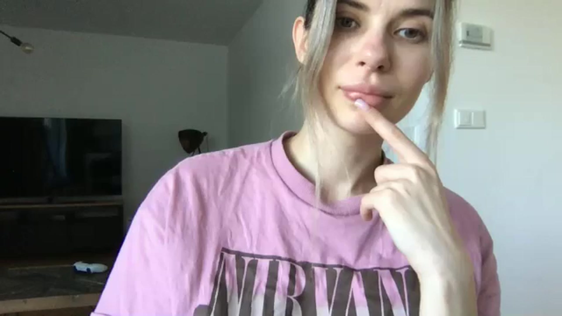 Gallery image thumbnail from neverinmylife's myfreecams stream on, 04/28/2025, 08:00 image 14 of 20