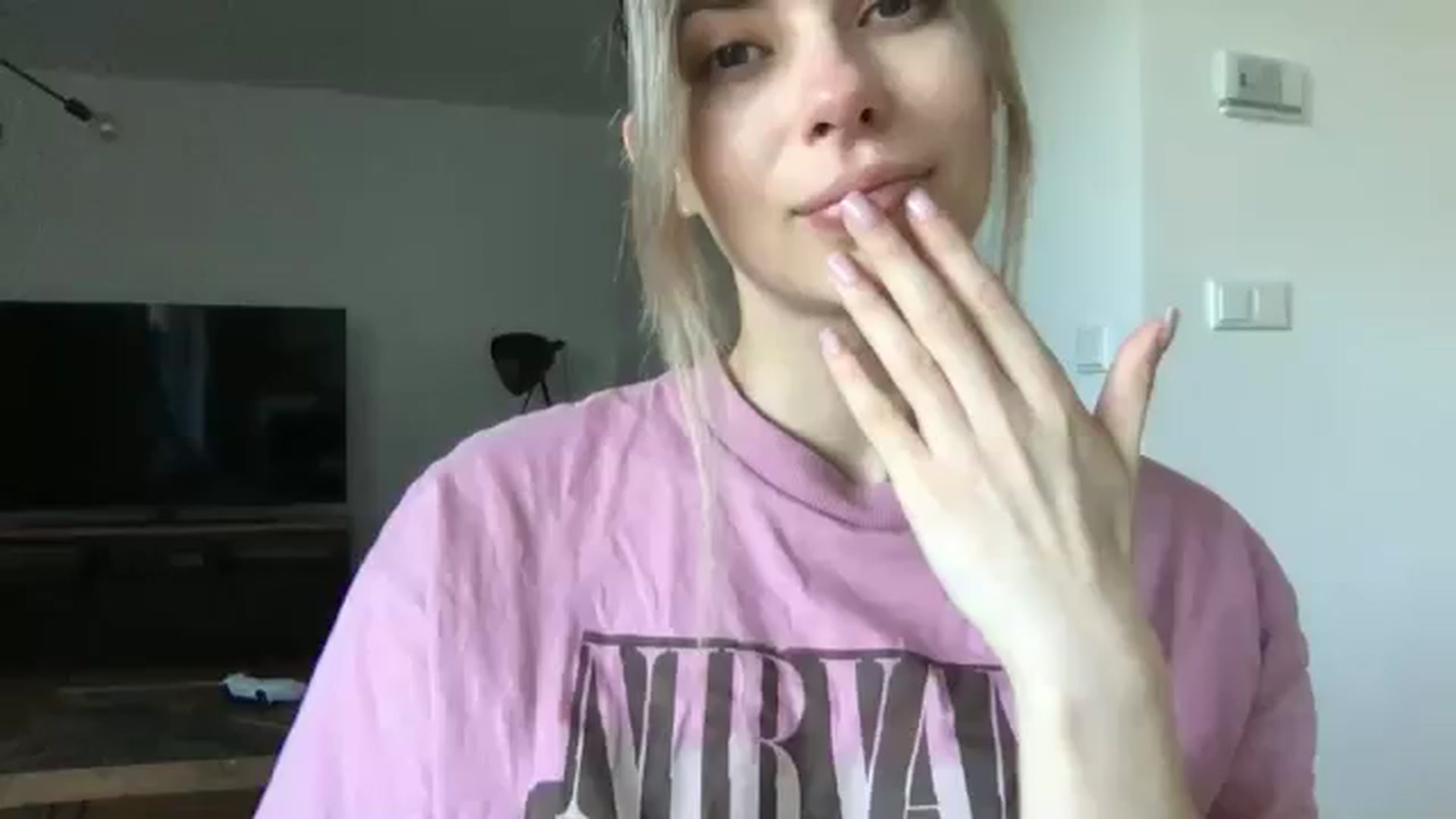 Gallery image thumbnail from neverinmylife's myfreecams stream on, 04/28/2025, 08:00 image 11 of 20