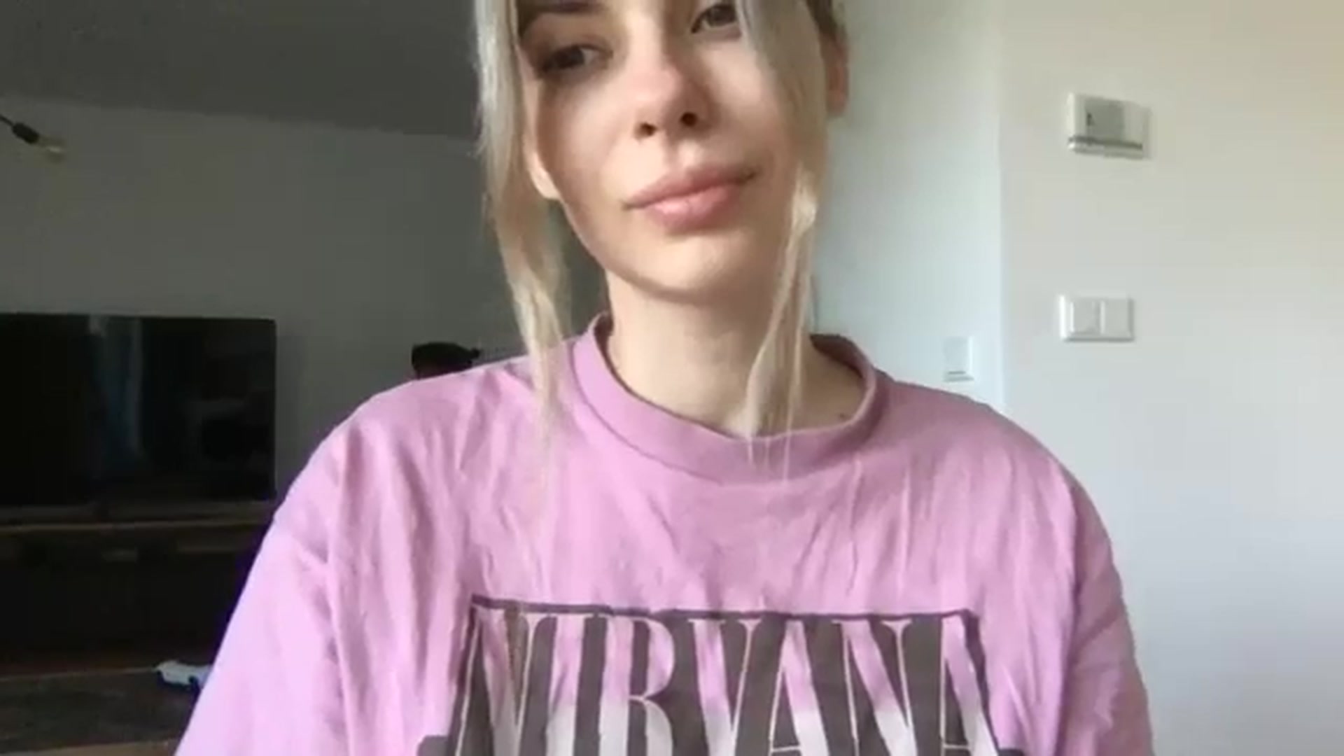 Gallery image thumbnail from neverinmylife's myfreecams stream on, 04/28/2025, 08:00 image 5 of 20