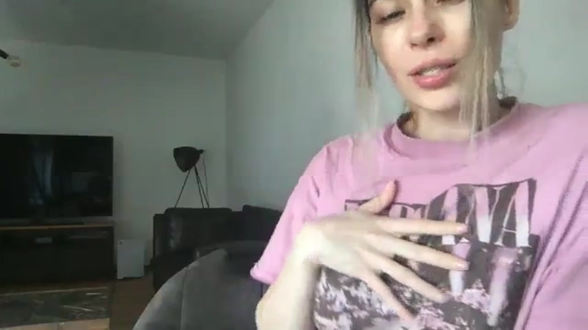 Gallery image thumbnail from neverinmylife's myfreecams stream on, 04/29/2025, 12:33 image 8 of 20