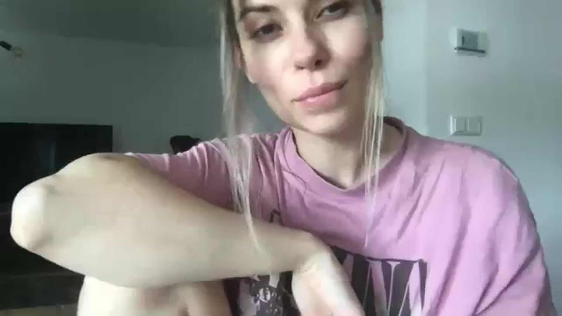 Gallery image thumbnail from neverinmylife's myfreecams stream on, 04/29/2025, 12:33 image 16 of 20