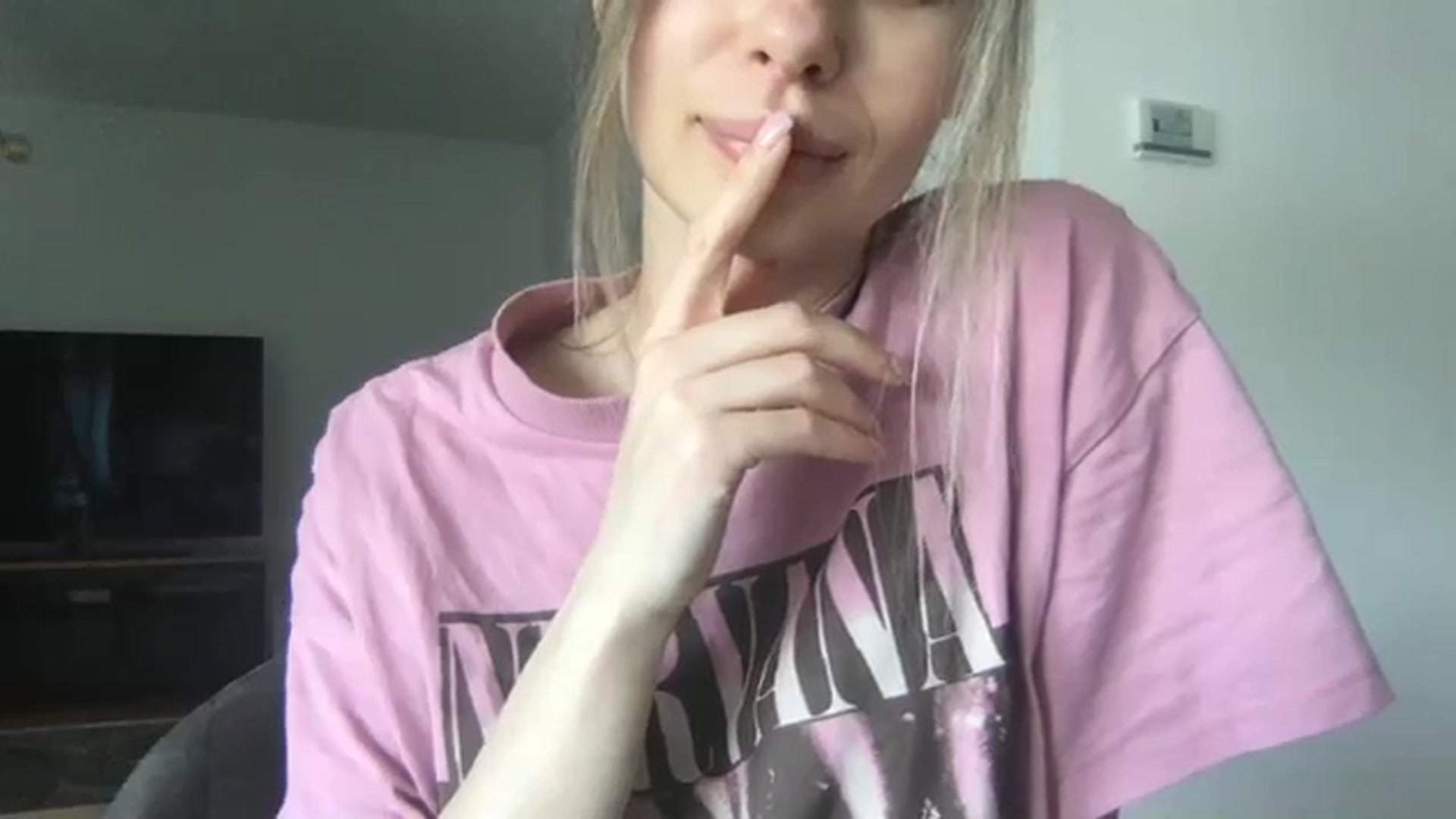Gallery image thumbnail from neverinmylife's myfreecams stream on, 04/29/2025, 12:33 image 4 of 20