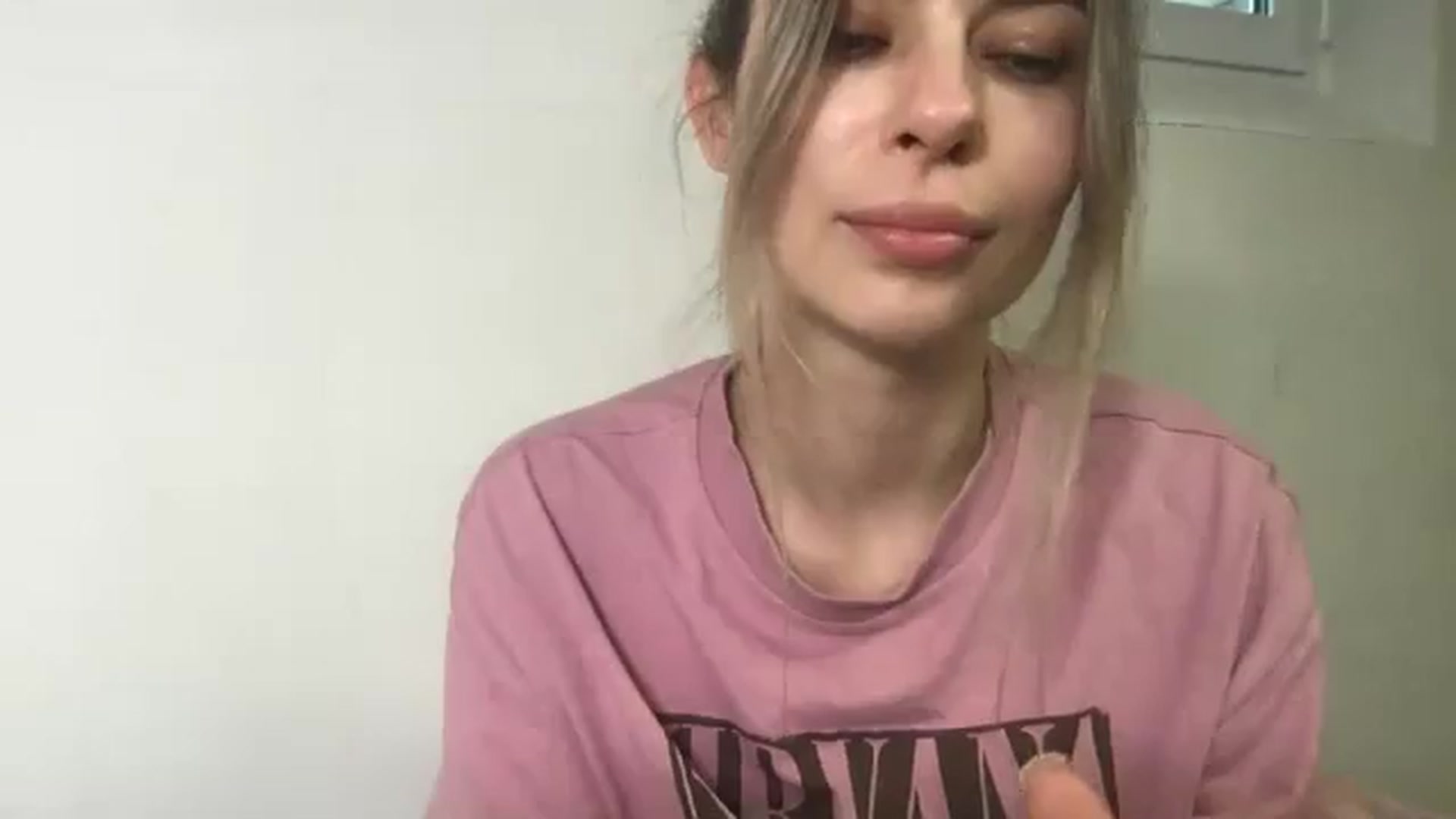 Gallery image thumbnail from neverinmylife's myfreecams stream on, 05/01/2025, 12:20 image 17 of 20