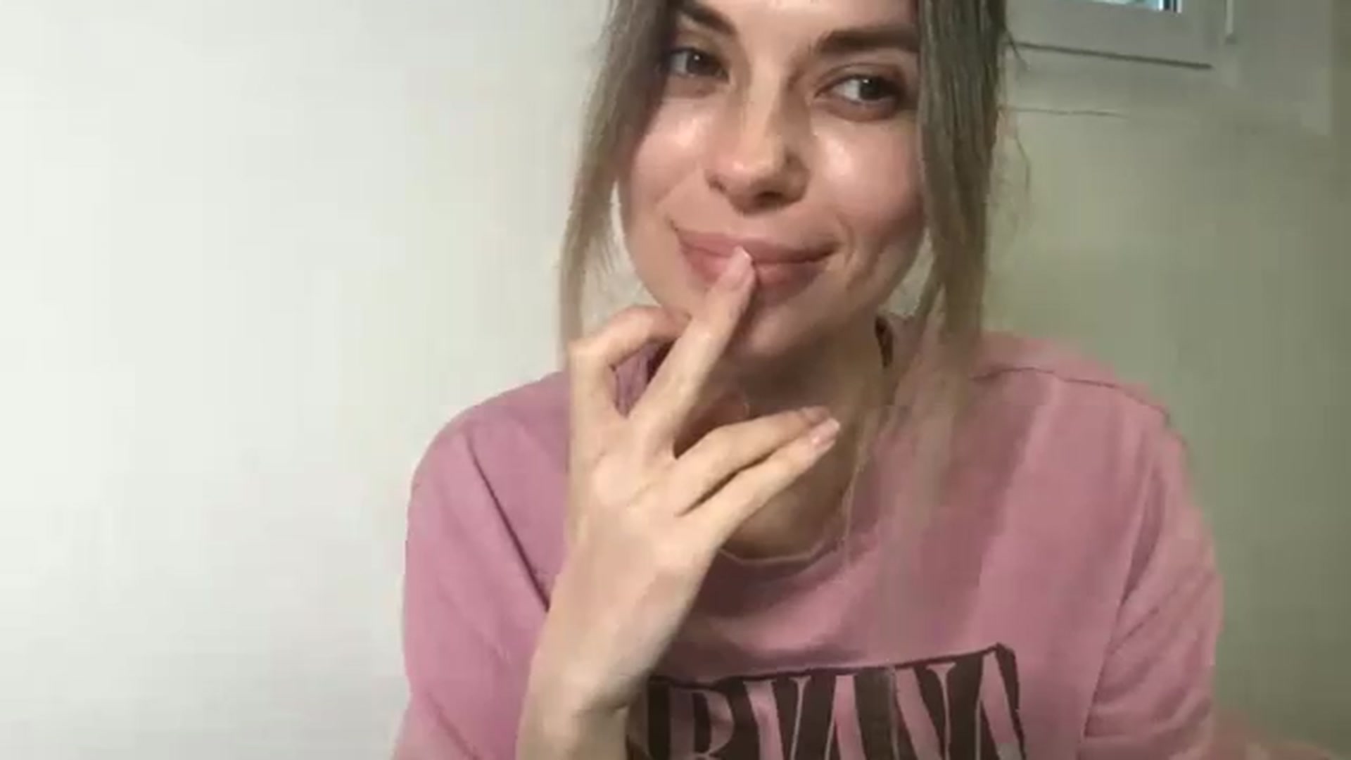 Gallery image thumbnail from neverinmylife's myfreecams stream on, 05/01/2025, 12:20 image 18 of 20