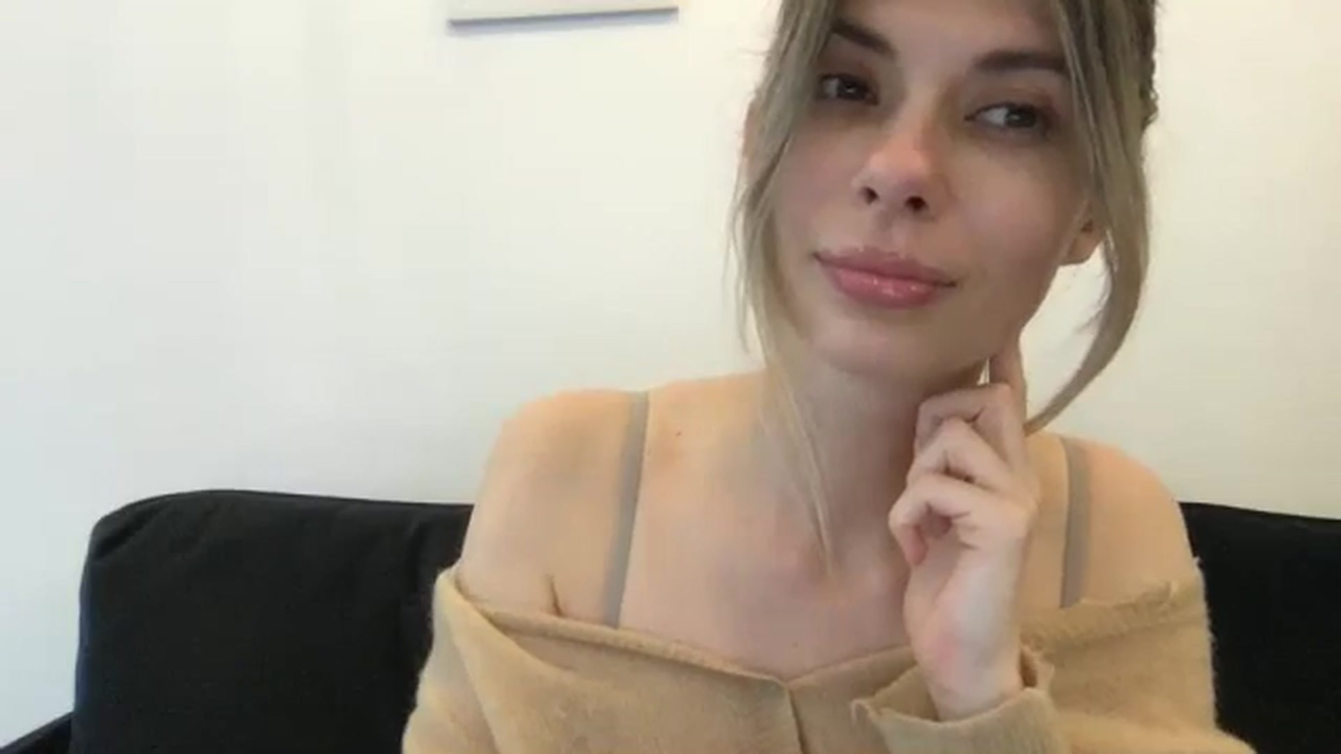 Gallery image thumbnail from neverinmylife's myfreecams stream on, 05/06/2025, 12:14 image 3 of 20