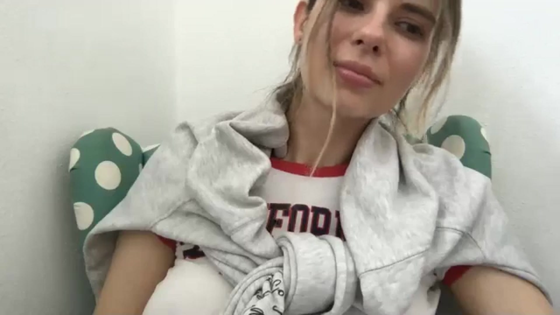 Gallery image thumbnail from neverinmylife's myfreecams stream on, 05/26/2025, 12:07 image 10 of 20