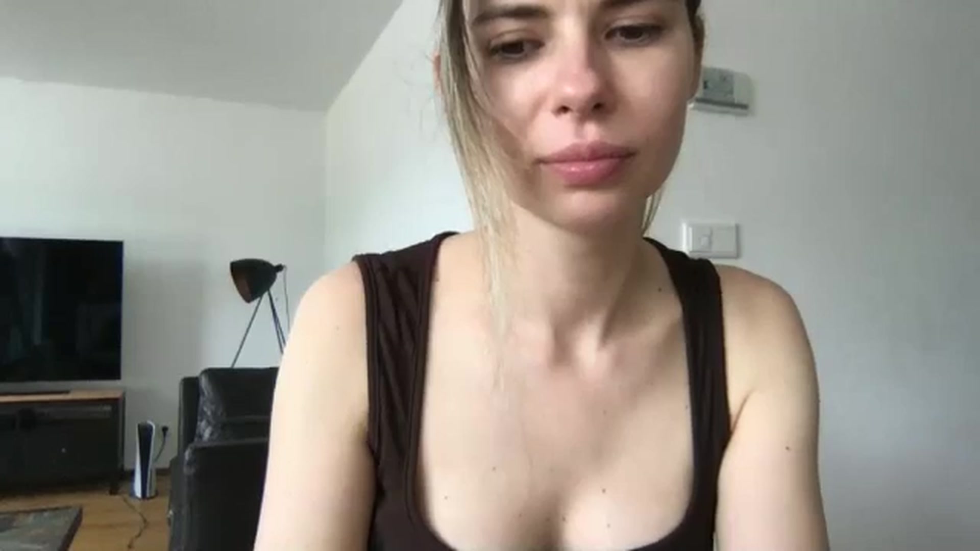 Gallery image thumbnail from neverinmylife's myfreecams stream on, 05/27/2025, 10:28 image 5 of 20