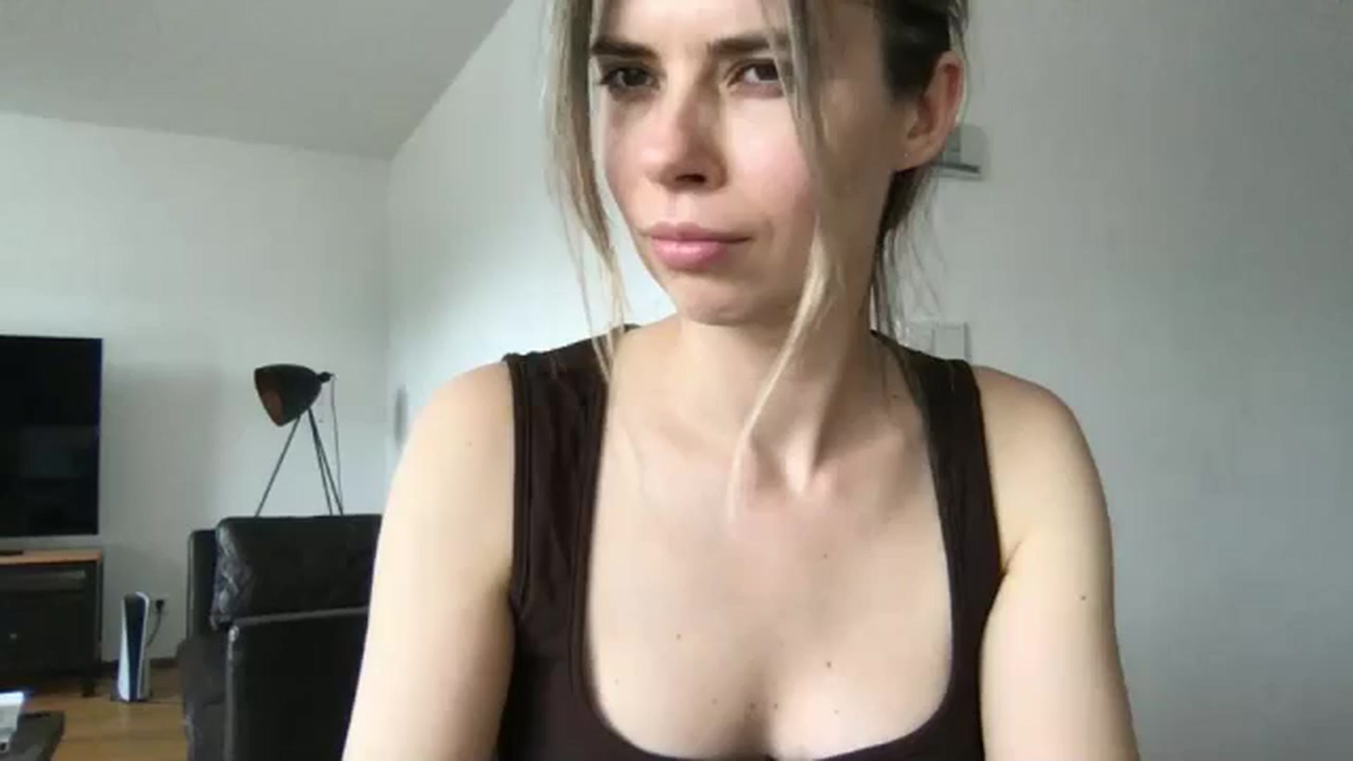 Gallery image thumbnail from neverinmylife's myfreecams stream on, 05/28/2025, 13:28 image 1 of 20