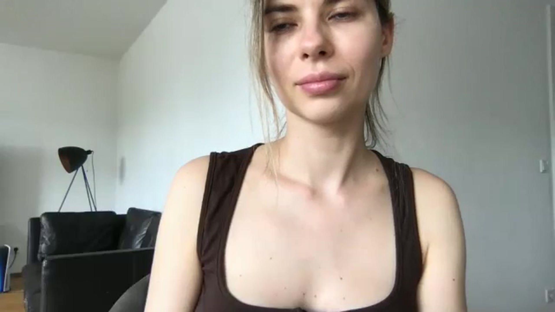 Gallery image thumbnail from neverinmylife's myfreecams stream on, 05/28/2025, 13:28 image 8 of 20