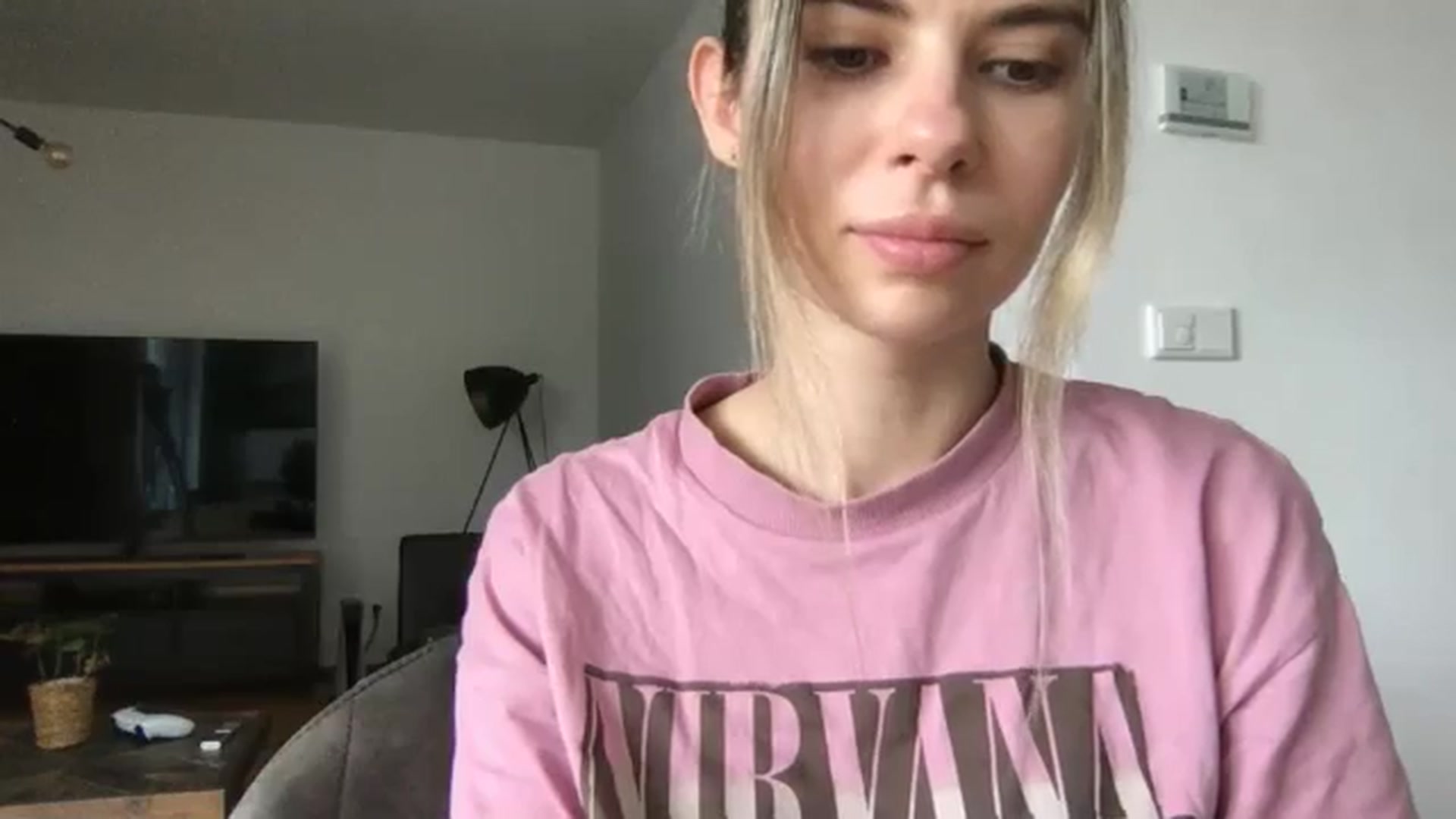 Gallery image thumbnail from neverinmylife's myfreecams stream on, 06/04/2025, 11:03 image 4 of 20