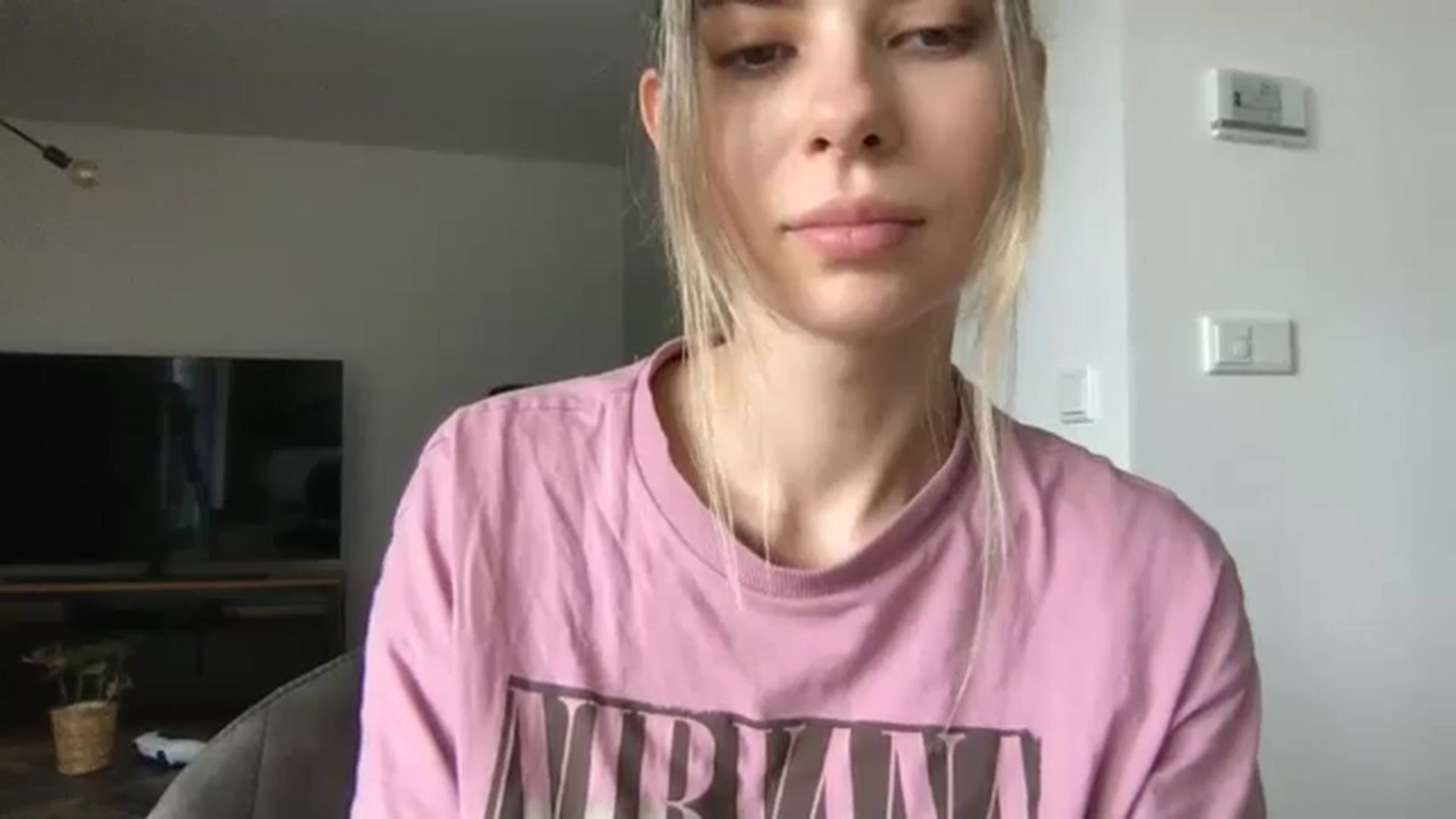 Gallery image thumbnail from neverinmylife's myfreecams stream on, 06/04/2025, 11:03 image 19 of 20