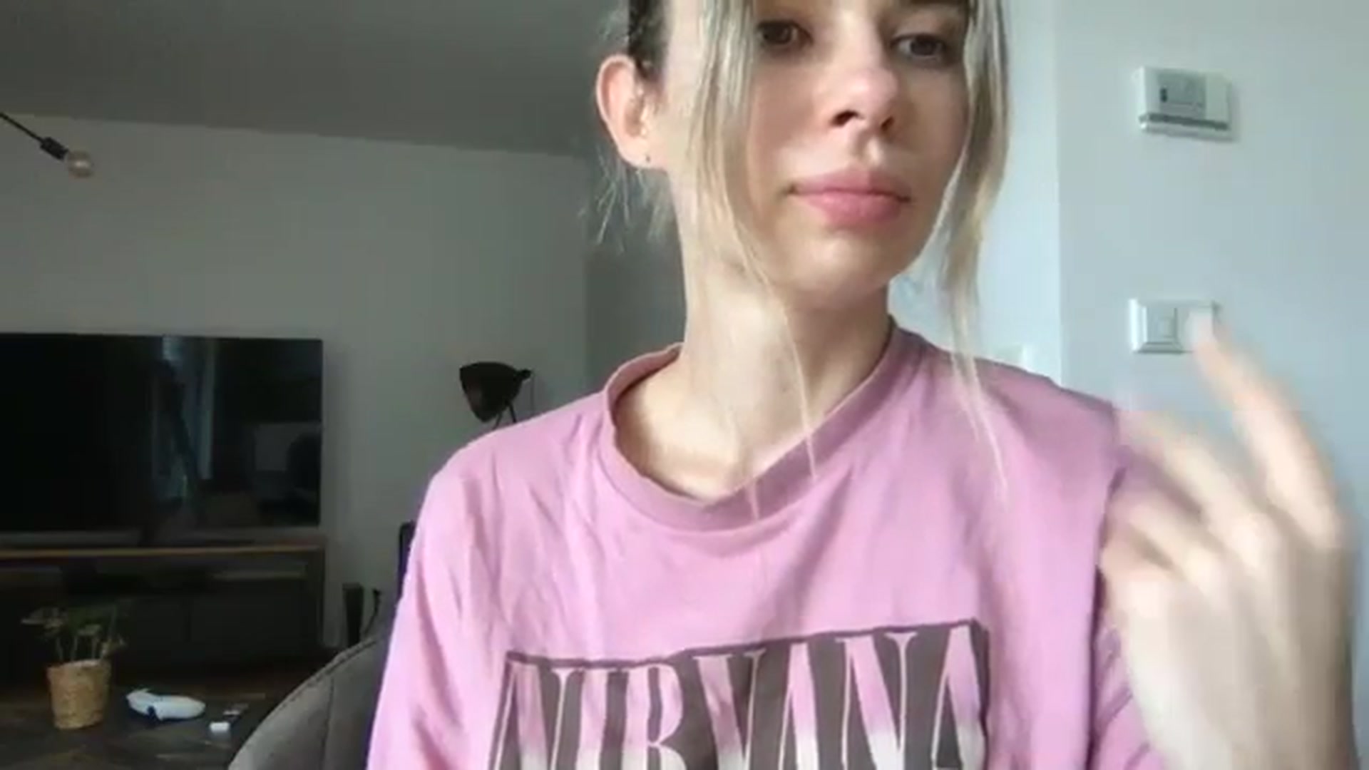 Gallery image thumbnail from neverinmylife's myfreecams stream on, 06/04/2025, 11:03 image 15 of 20