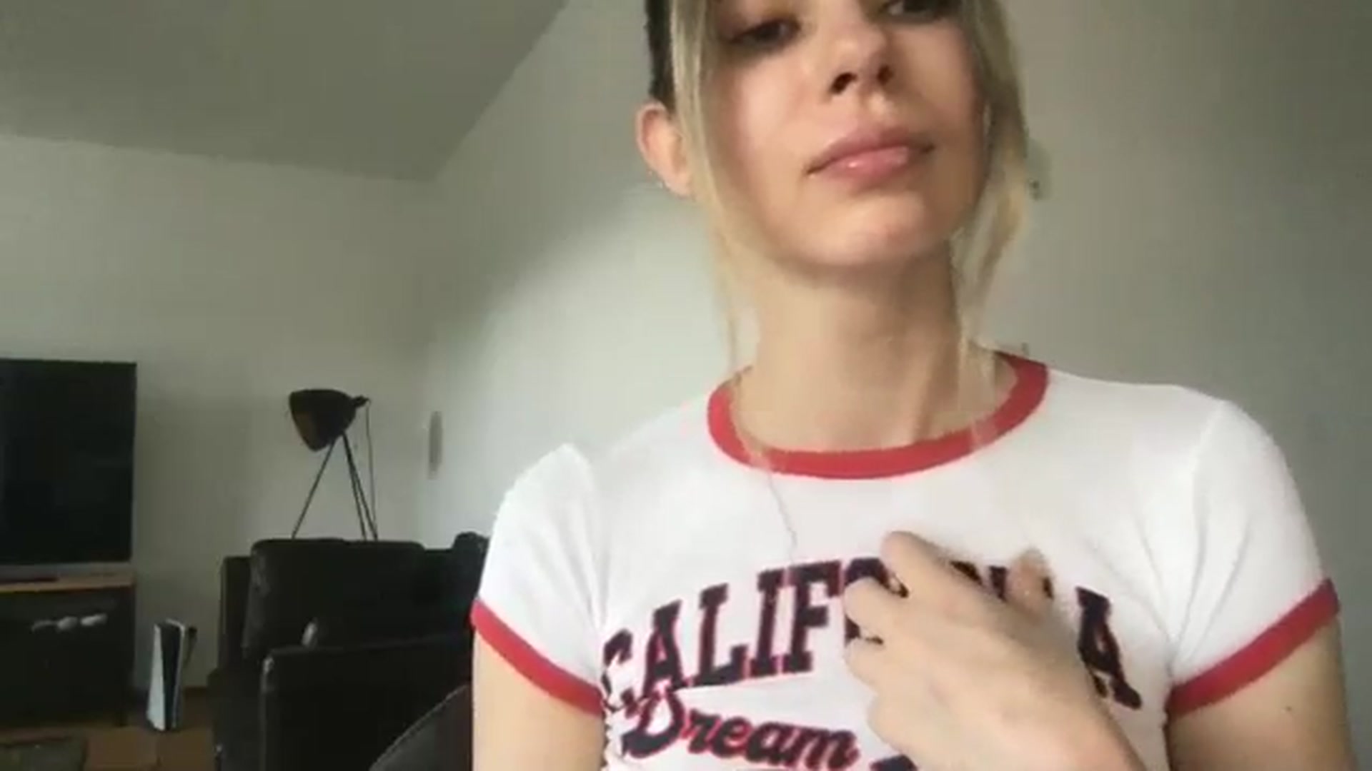 Gallery image thumbnail from neverinmylife's myfreecams stream on, 06/07/2025, 08:12 image 5 of 20