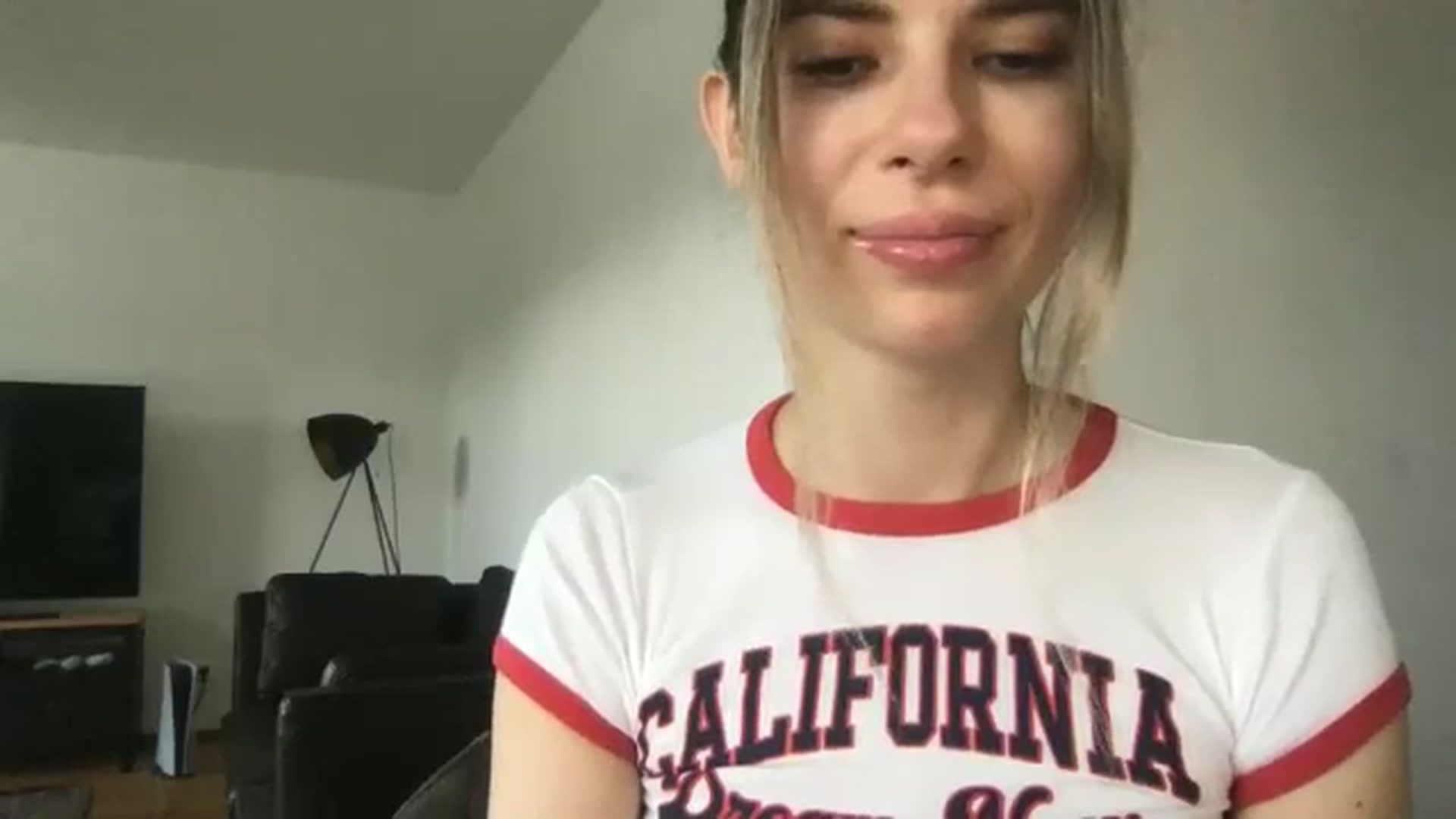 Gallery image thumbnail from neverinmylife's myfreecams stream on, 06/07/2025, 08:12 image 3 of 20