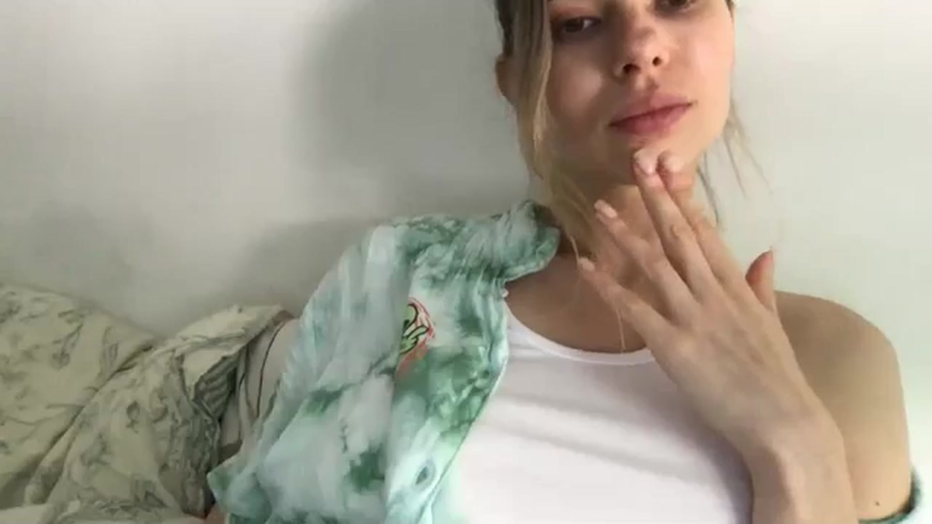 Gallery image thumbnail from neverinmylife's myfreecams stream on, 06/11/2025, 10:28 image 11 of 20
