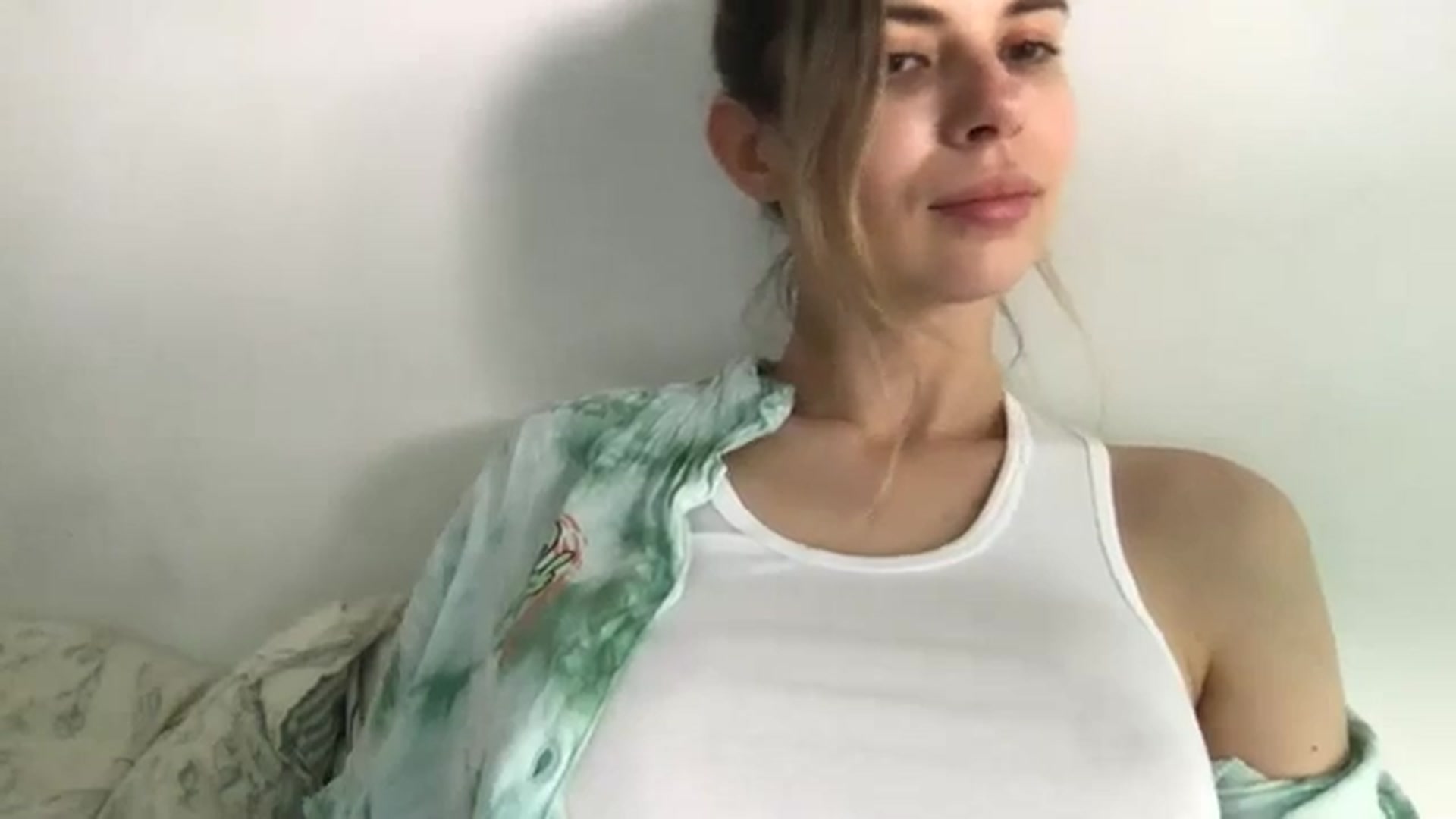 Gallery image thumbnail from neverinmylife's myfreecams stream on, 06/11/2025, 10:28 image 6 of 20