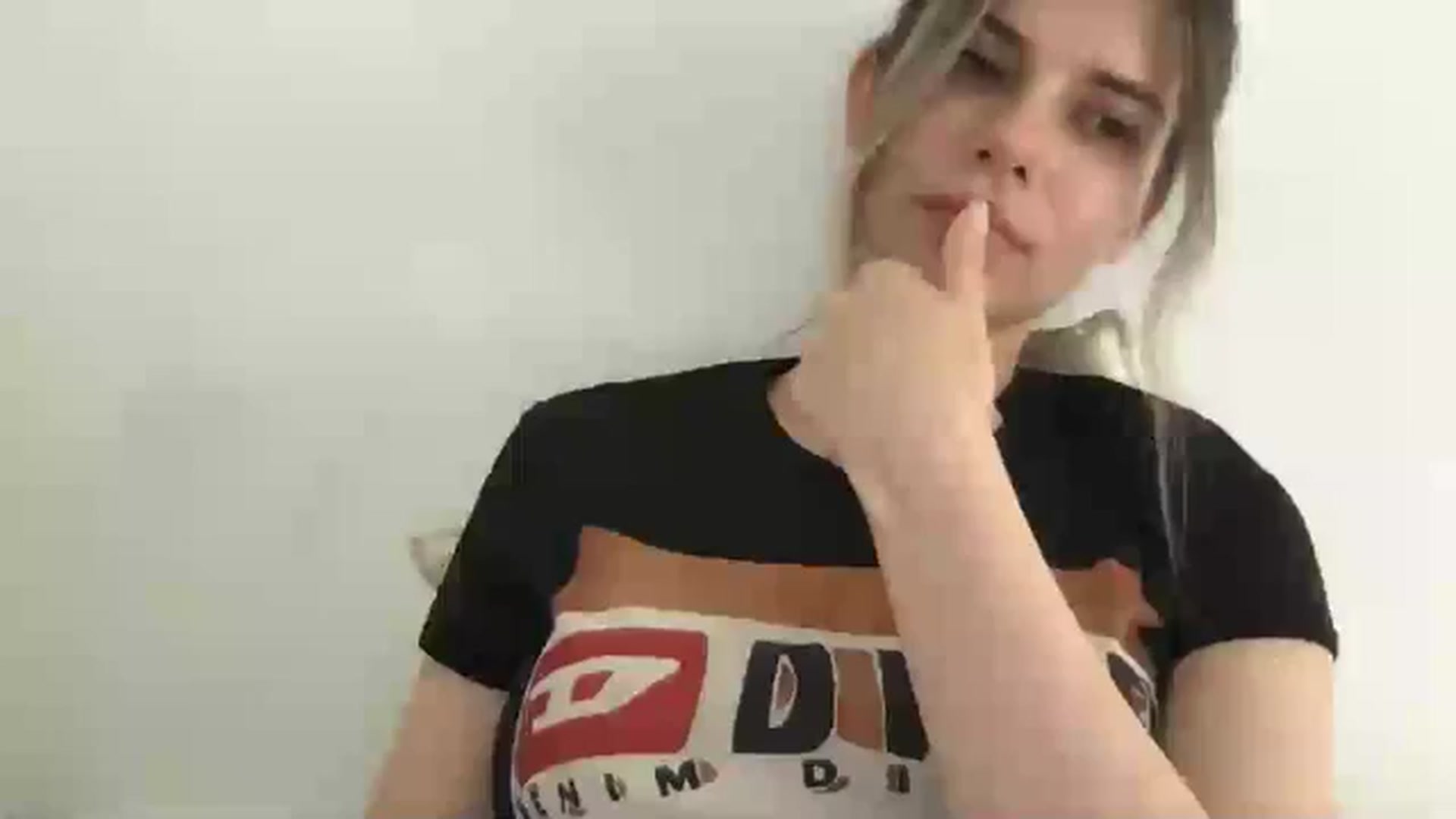 Gallery image thumbnail from neverinmylife's myfreecams stream on, 06/13/2025, 14:00 image 5 of 20