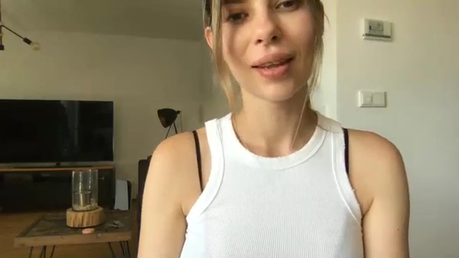 Gallery image thumbnail from neverinmylife's myfreecams stream on, 06/24/2025, 12:54 image 3 of 20
