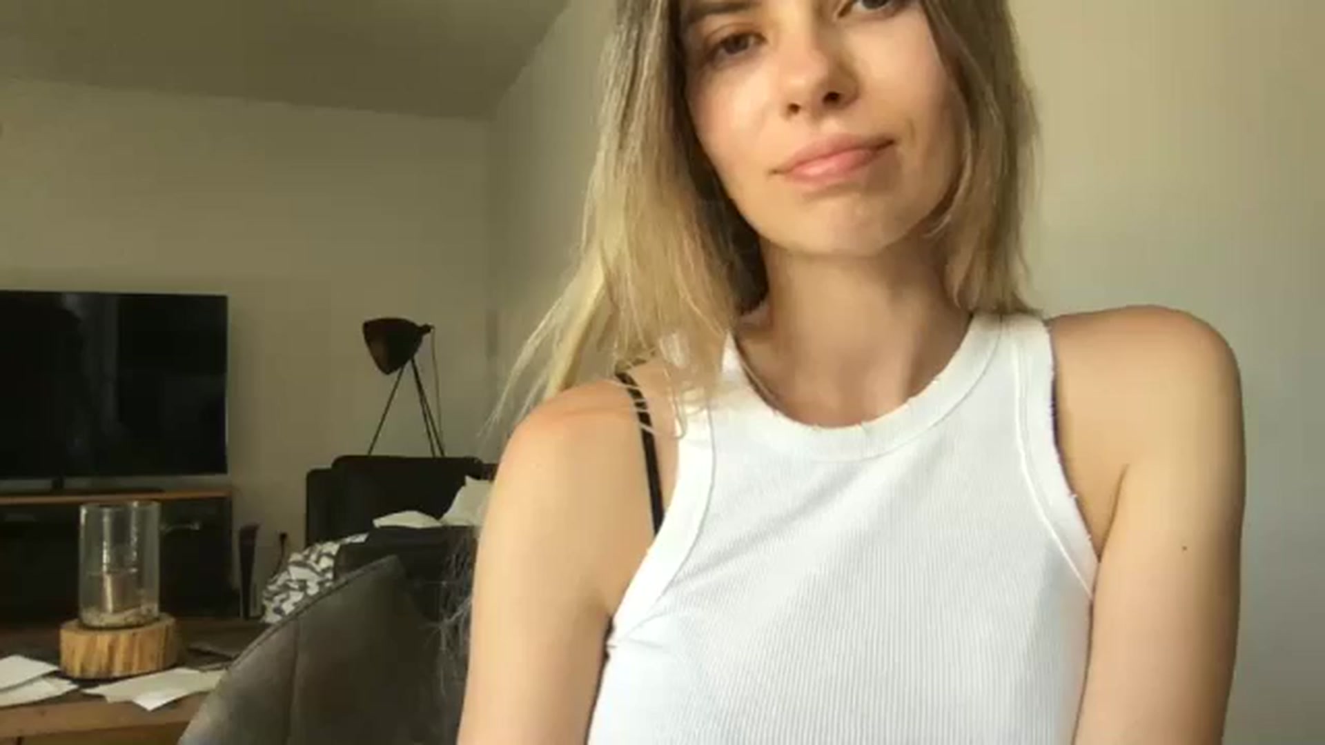 Gallery image thumbnail from neverinmylife's myfreecams stream on, 06/25/2025, 13:14 image 3 of 20