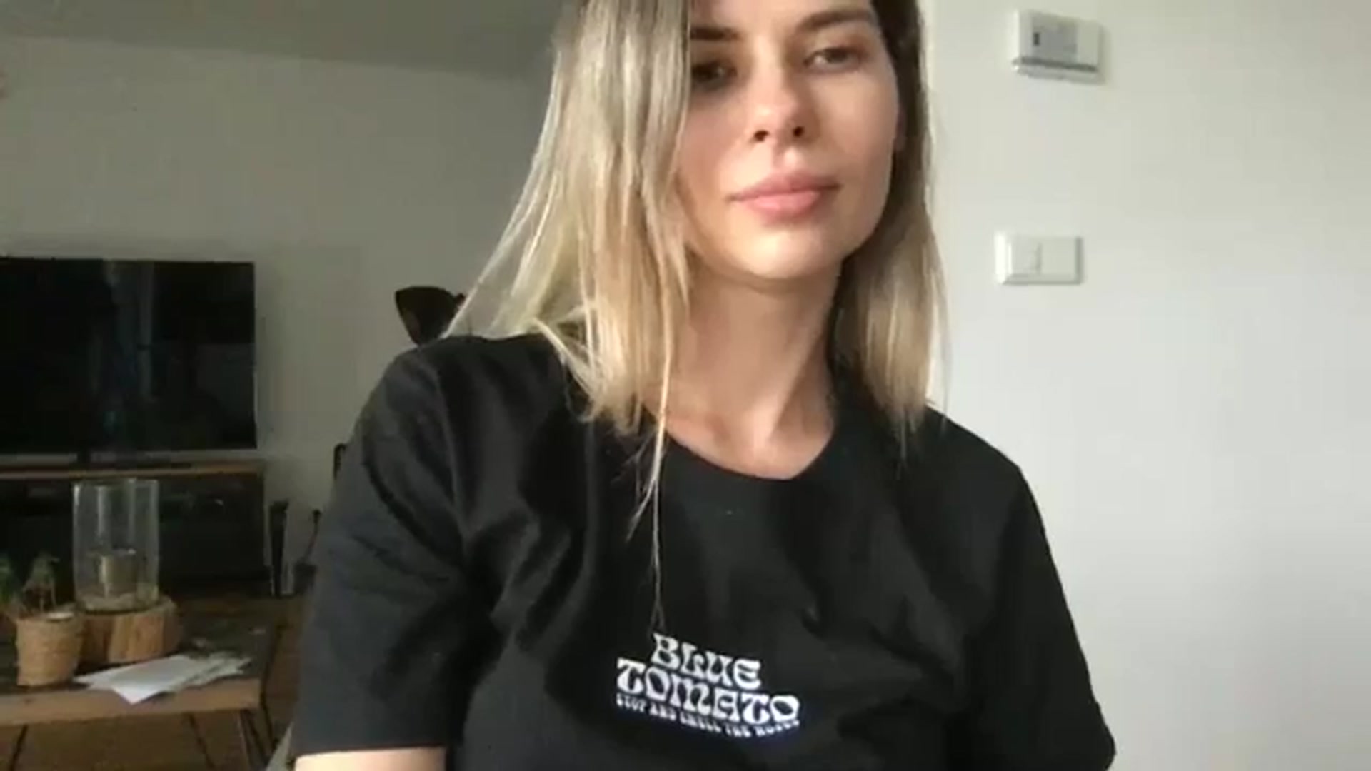 Gallery image thumbnail from neverinmylife's myfreecams stream on, 06/26/2025, 10:56 image 17 of 20