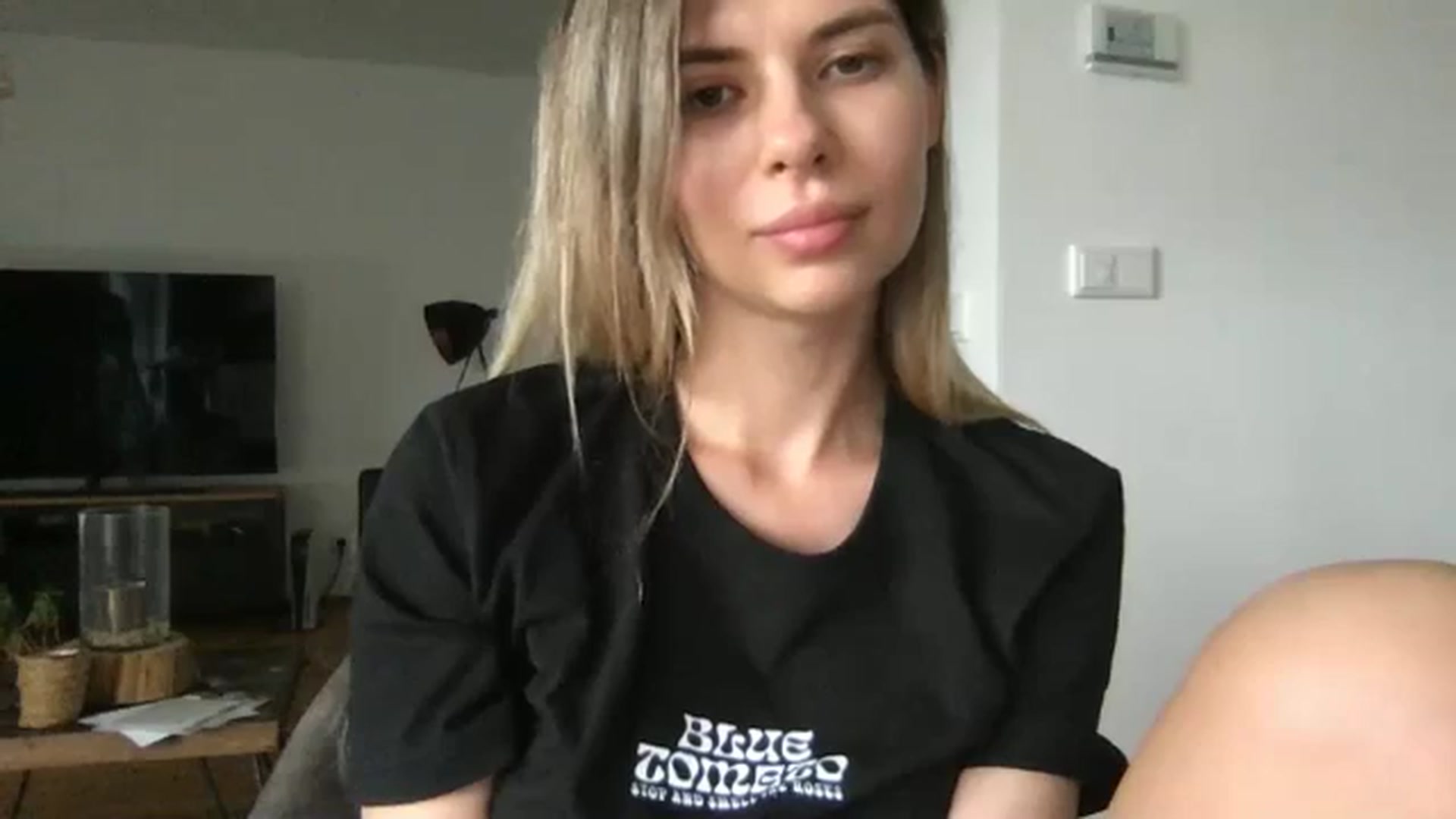 Gallery image thumbnail from neverinmylife's myfreecams stream on, 06/26/2025, 12:03 image 11 of 20