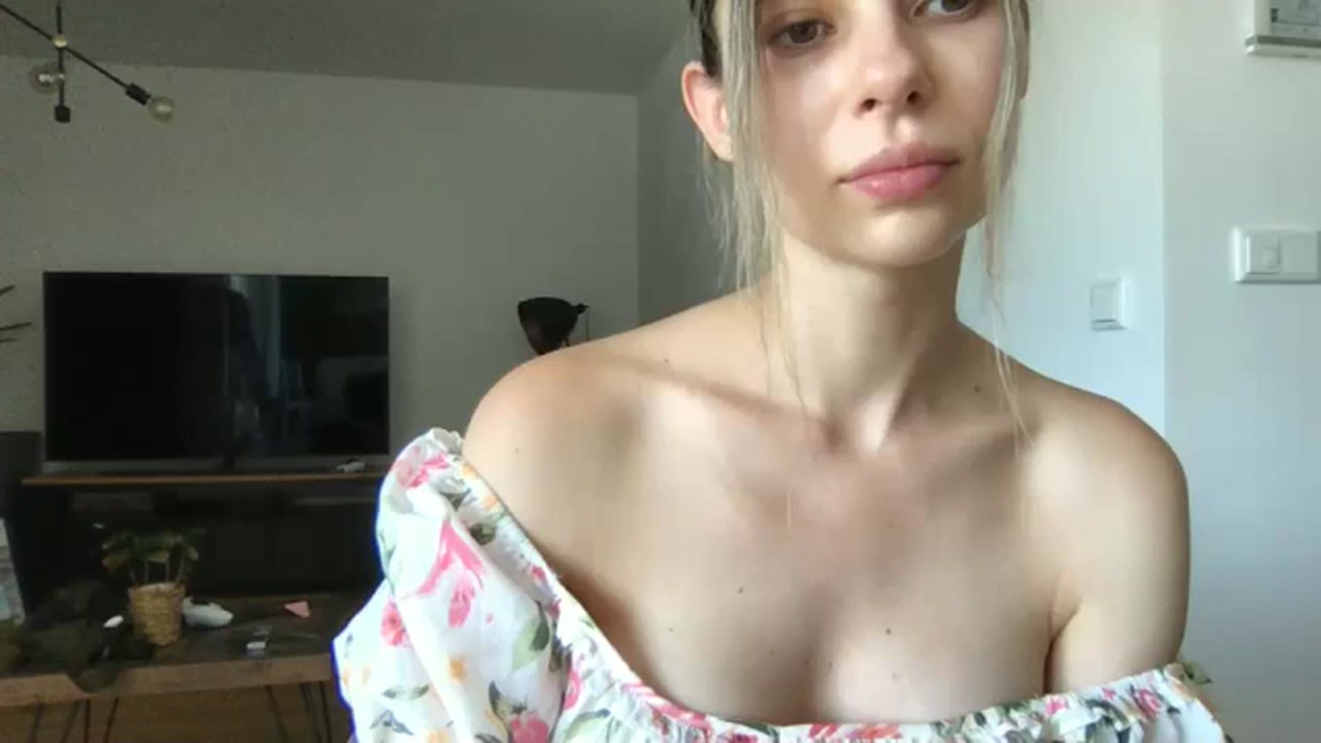 Gallery image thumbnail from neverinmylife's myfreecams stream on, 07/02/2025, 13:32 image 11 of 20