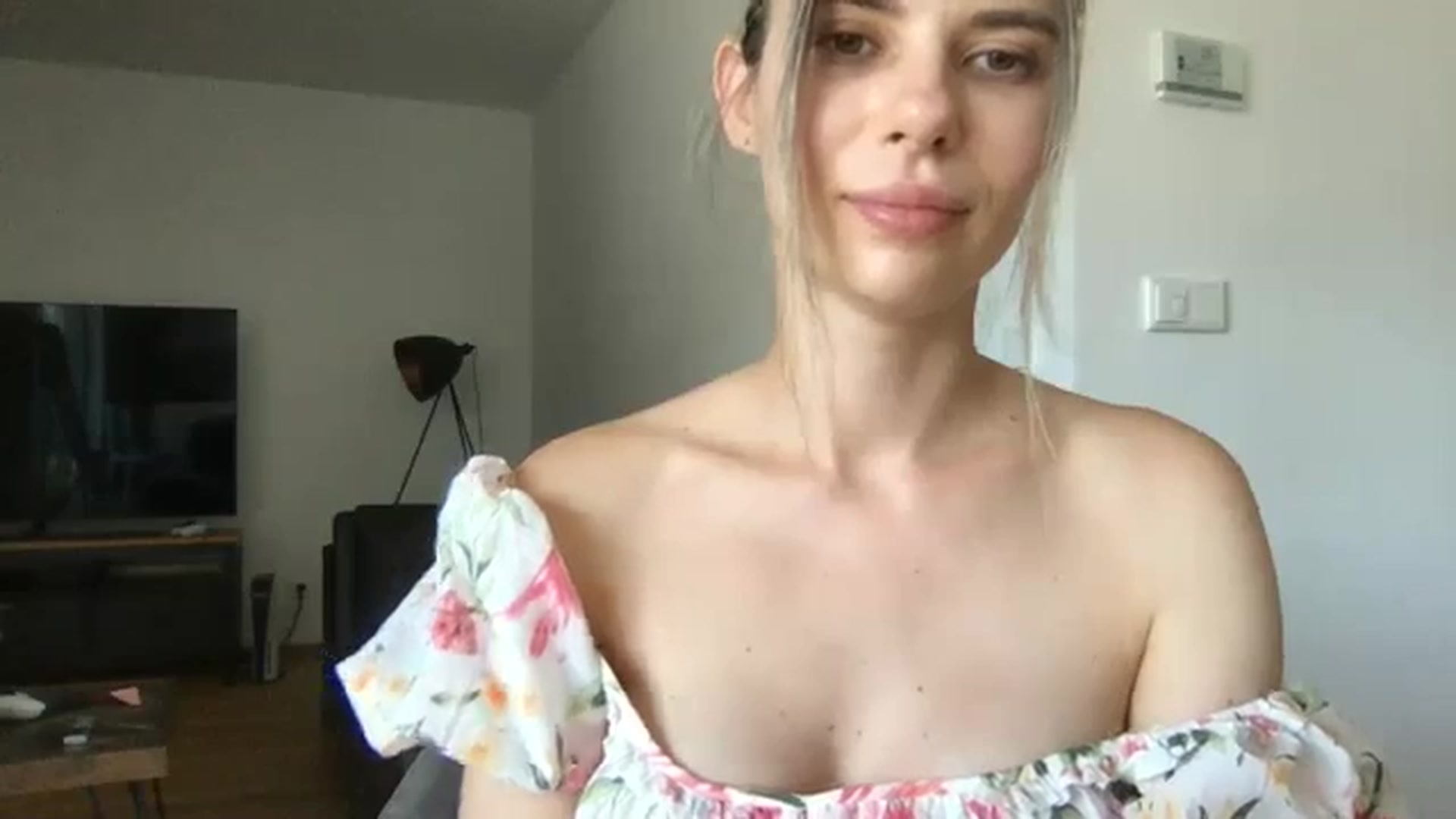 Gallery image thumbnail from neverinmylife's myfreecams stream on, 07/02/2025, 13:32 image 6 of 20