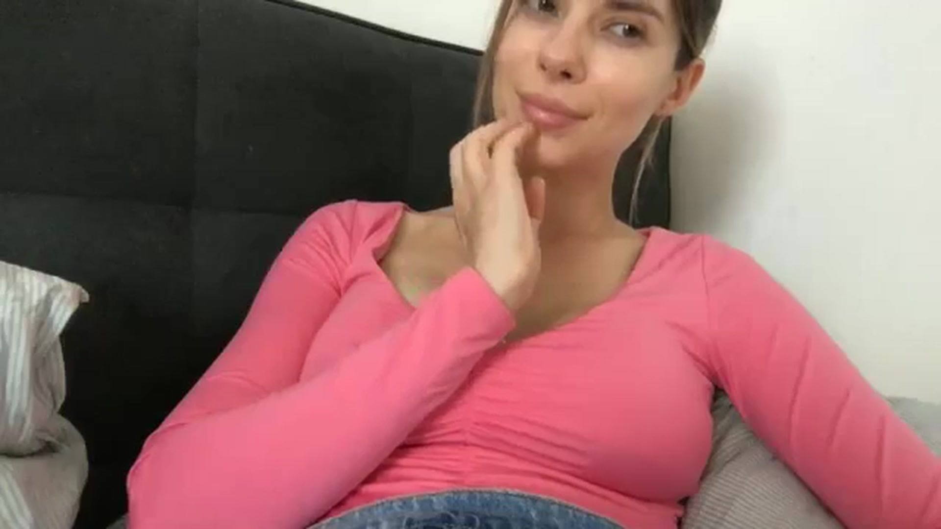 Gallery image thumbnail from neverinmylife's myfreecams stream on, 07/15/2025, 10:51 image 14 of 20