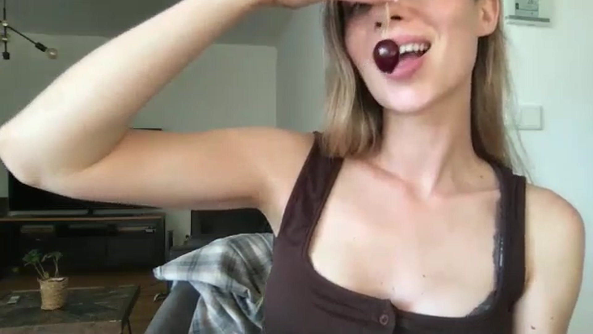 Gallery image thumbnail from neverinmylife's myfreecams stream on, 07/21/2025, 19:43 image 5 of 20