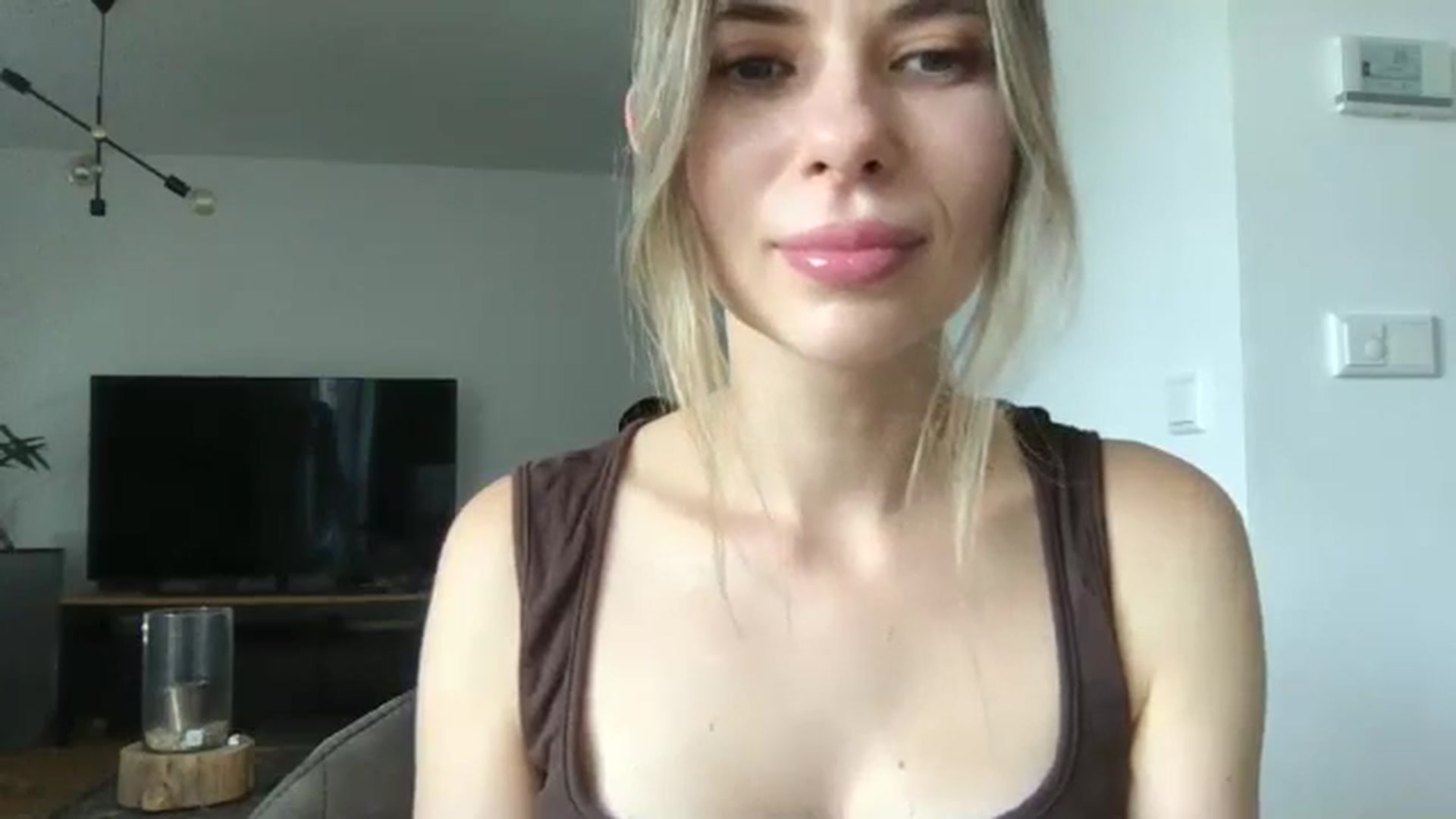 Gallery image thumbnail from neverinmylife's myfreecams stream on, 08/17/2025, 11:10 image 2 of 20