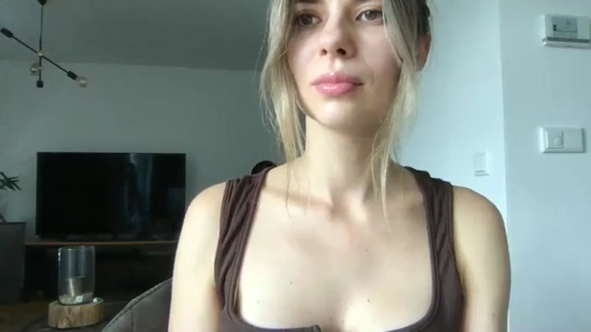 Gallery image thumbnail from neverinmylife's myfreecams stream on, 08/17/2025, 11:10 image 19 of 20