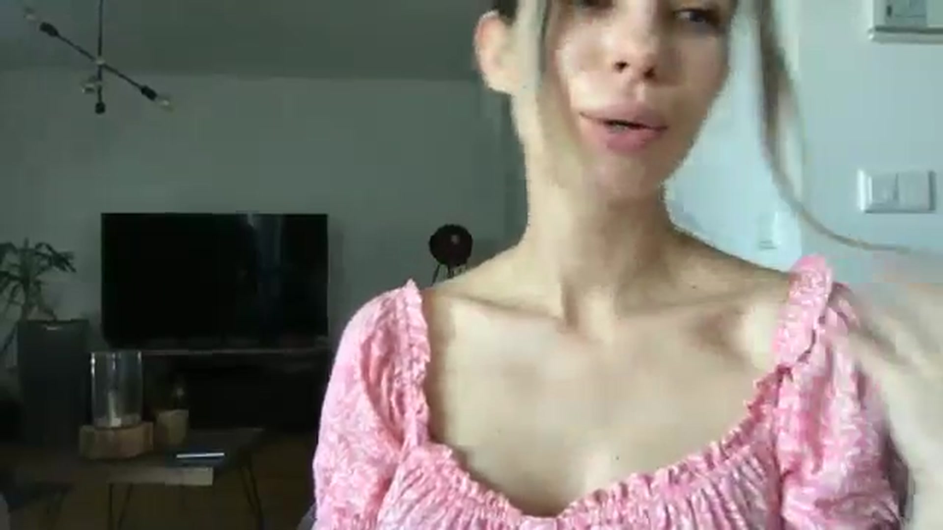 Gallery image thumbnail from neverinmylife's myfreecams stream on, 08/25/2025, 11:15 image 4 of 20
