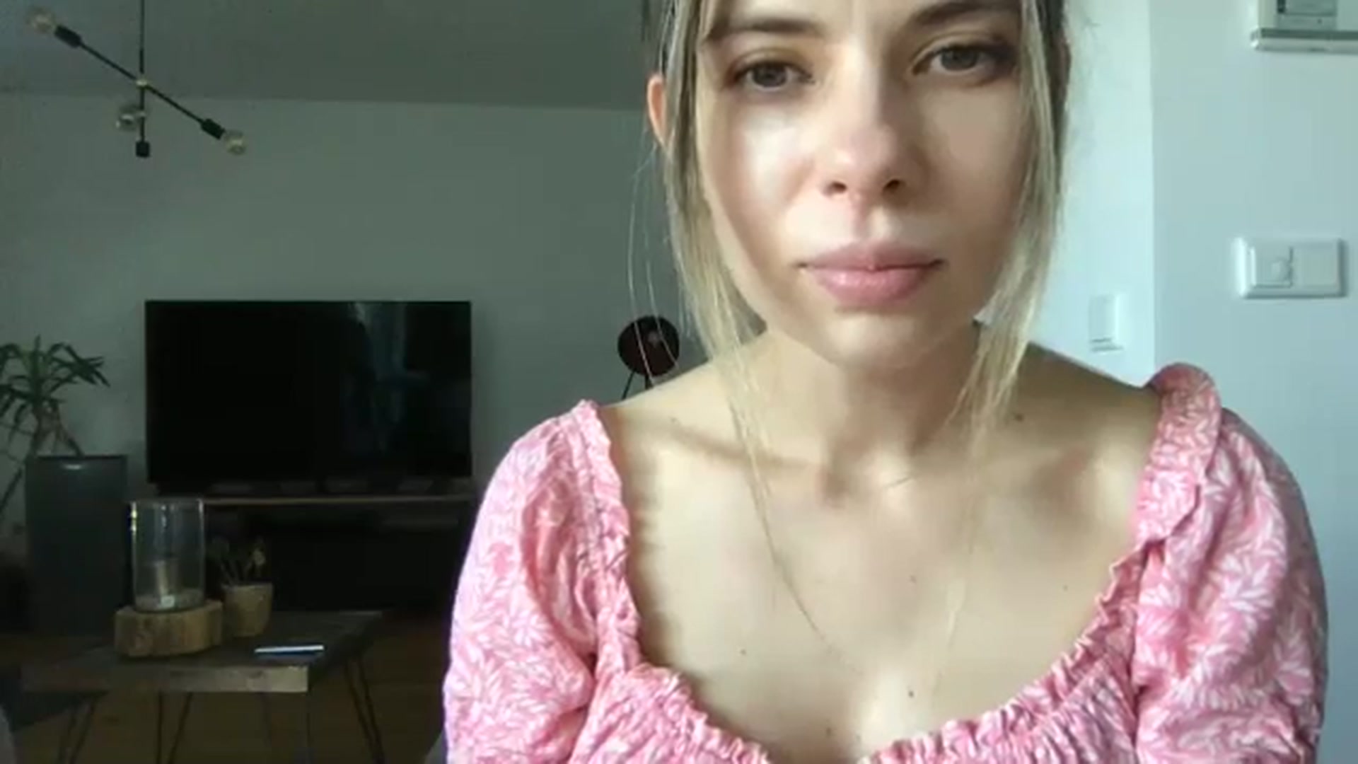 Gallery image thumbnail from neverinmylife's myfreecams stream on, 08/25/2025, 11:15 image 5 of 20