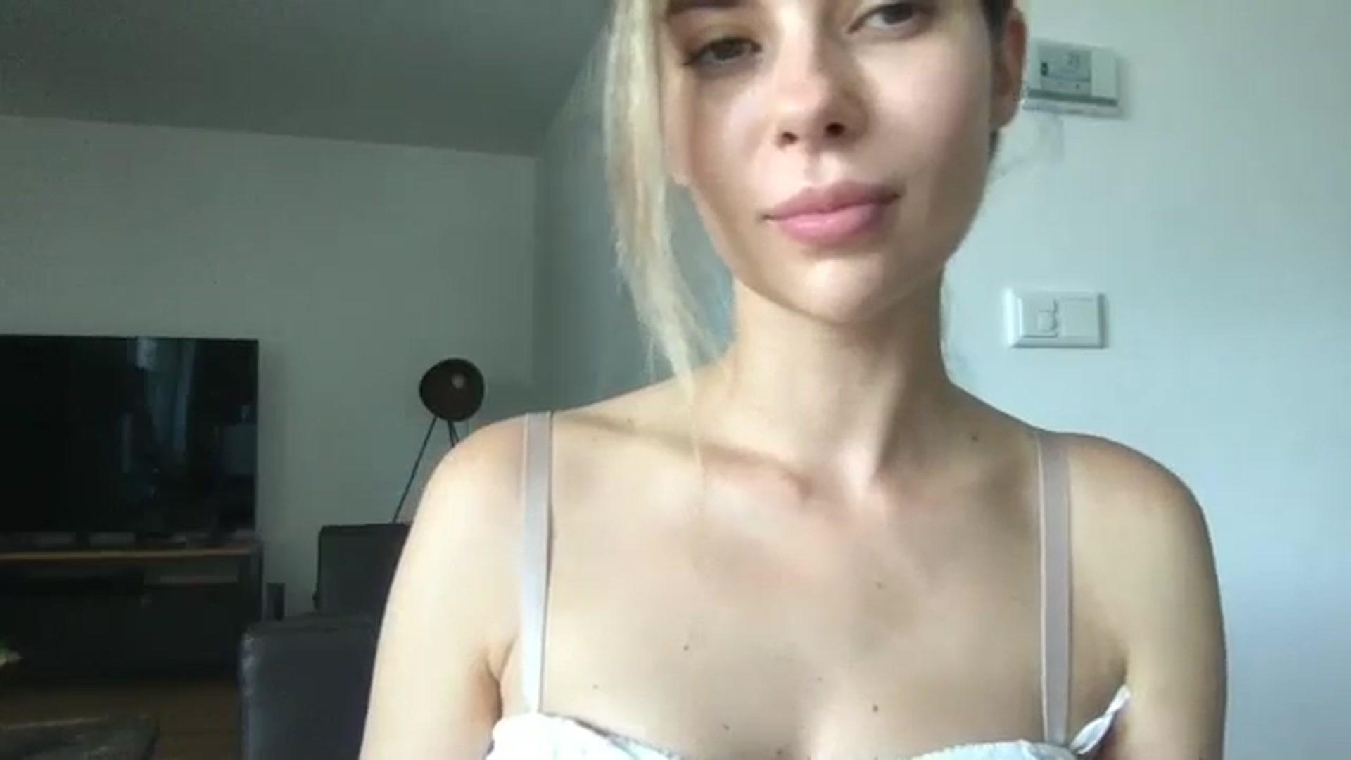 Gallery image thumbnail from neverinmylife's myfreecams stream on, 09/15/2025, 12:58 image 9 of 20