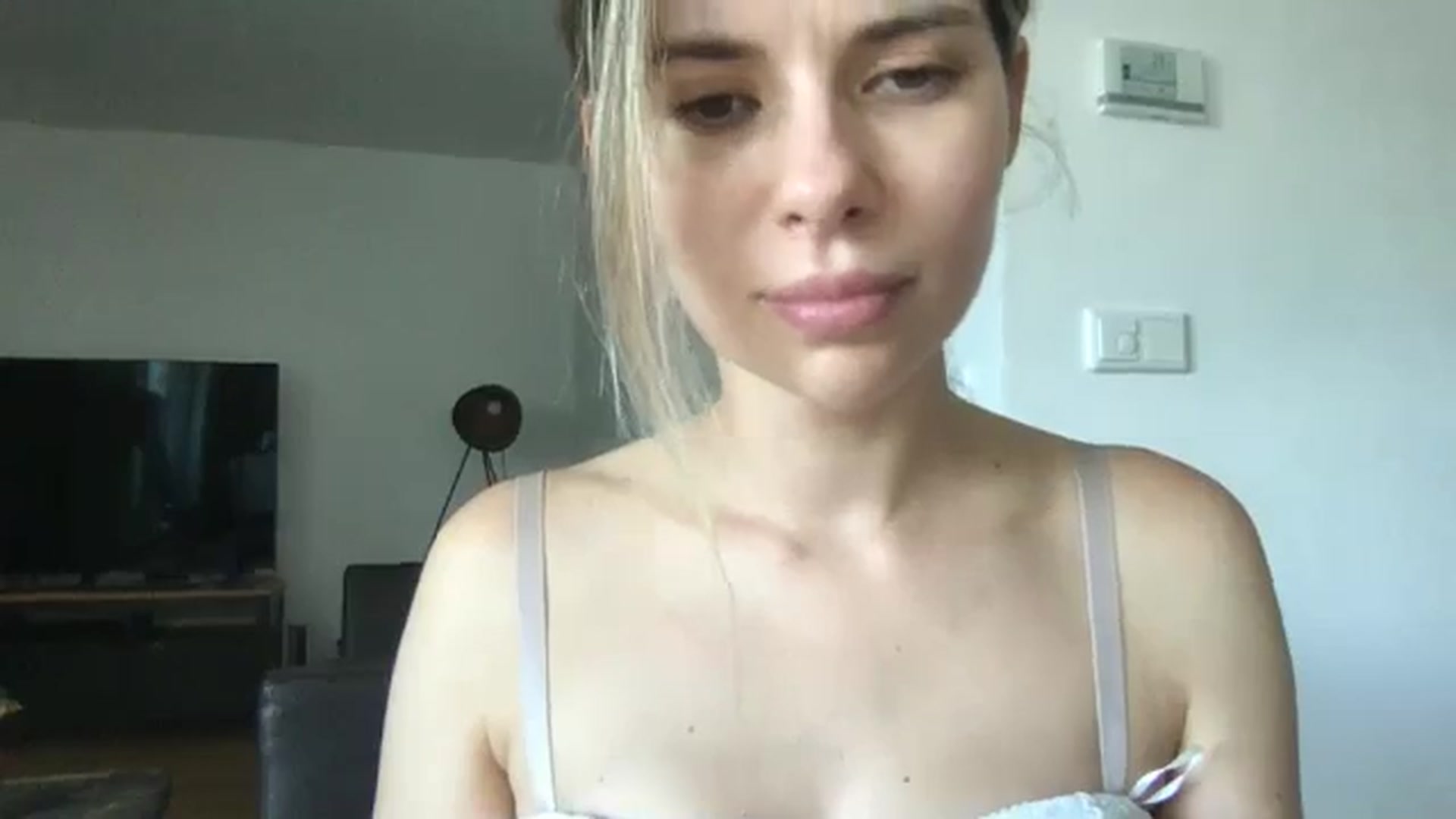 Gallery image thumbnail from neverinmylife's myfreecams stream on, 09/15/2025, 12:58 image 3 of 20