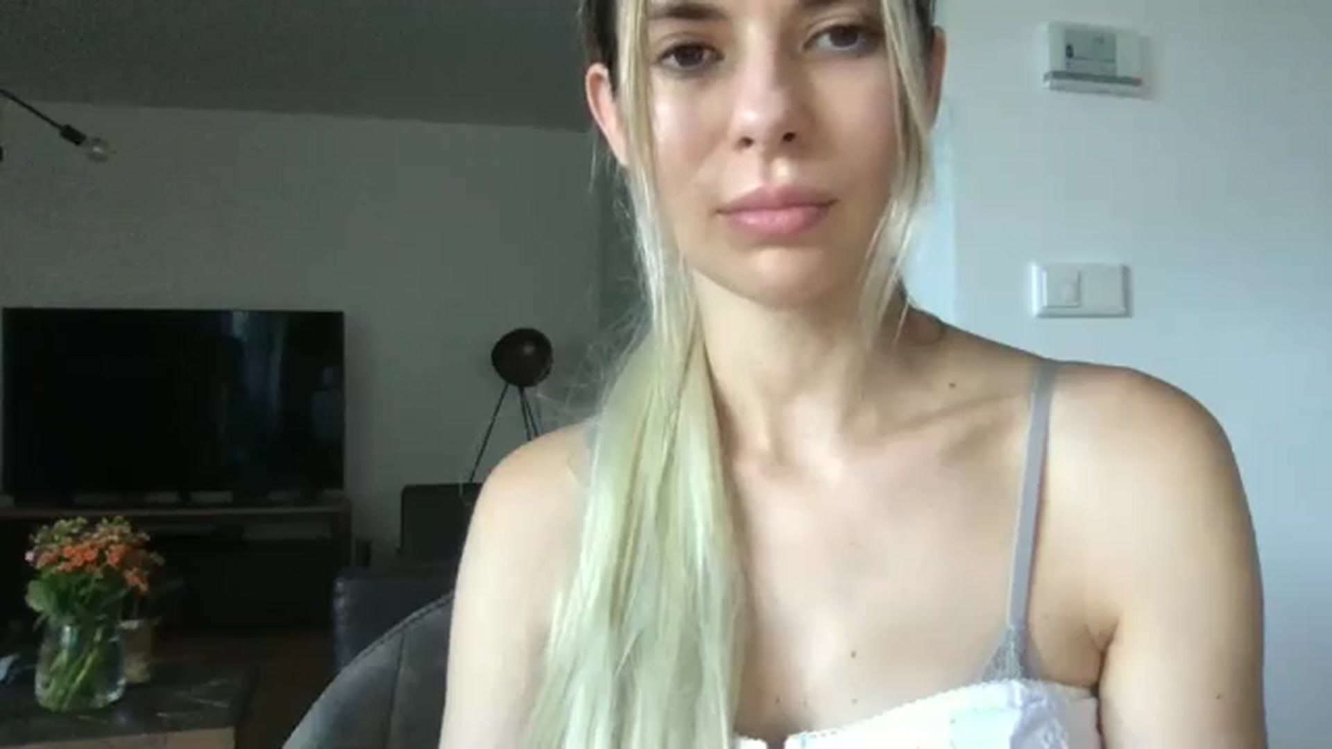 Gallery image thumbnail from neverinmylife's myfreecams stream on, 09/16/2025, 09:15 image 14 of 20