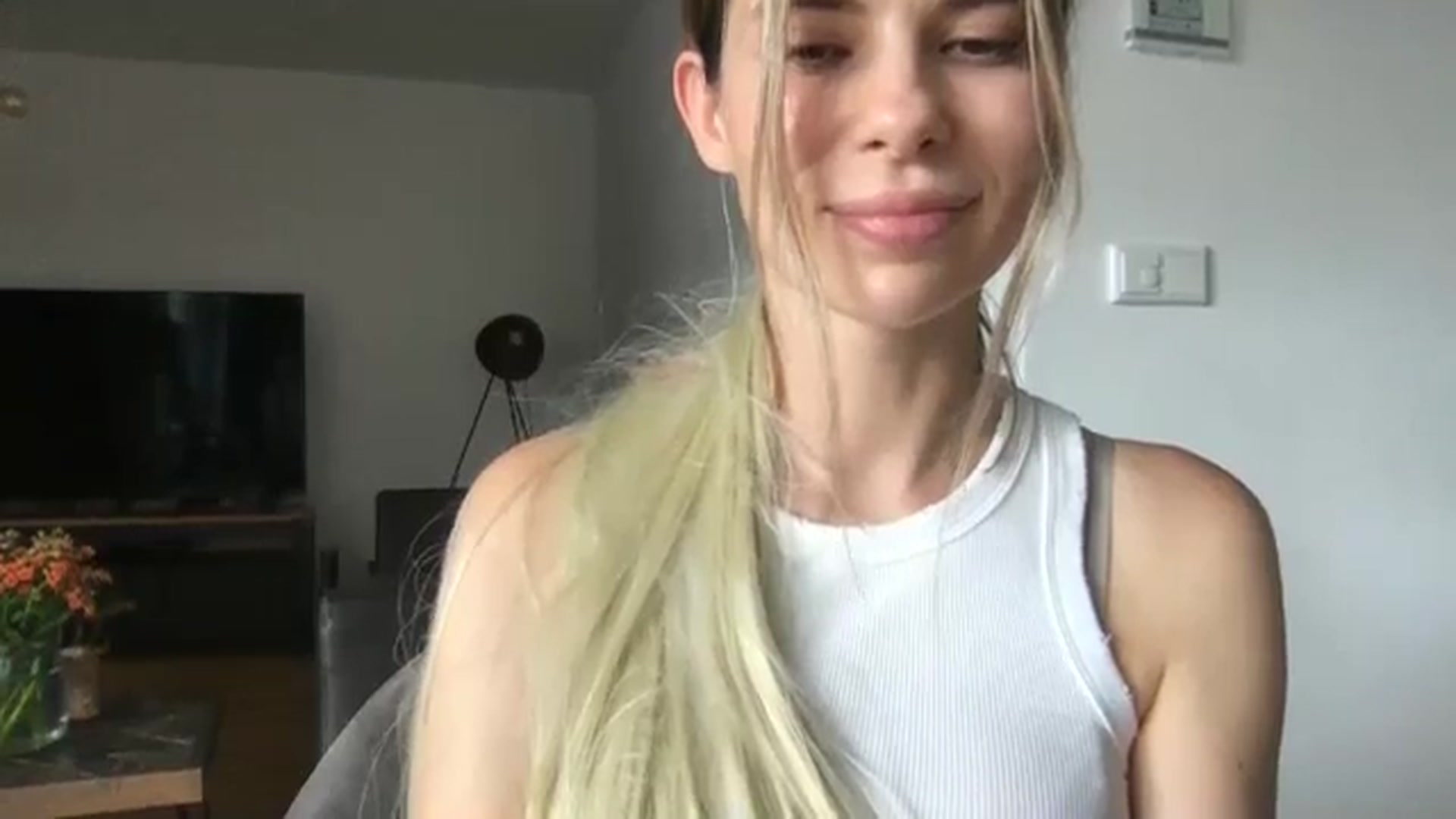Gallery image thumbnail from neverinmylife's myfreecams stream on, 09/16/2025, 14:17 image 19 of 20