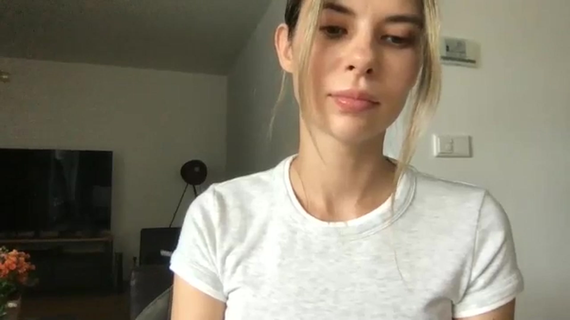 Gallery image thumbnail from neverinmylife's myfreecams stream on, 09/23/2025, 13:06 image 17 of 20