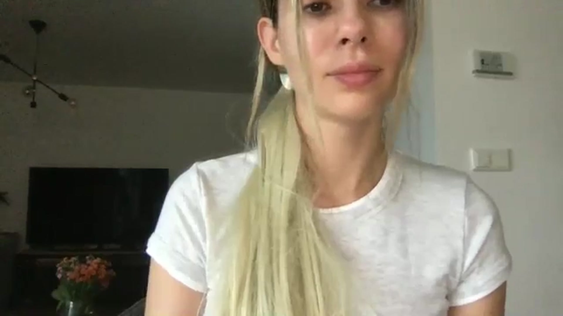 Gallery image thumbnail from neverinmylife's myfreecams stream on, 09/24/2025, 11:47 image 16 of 20