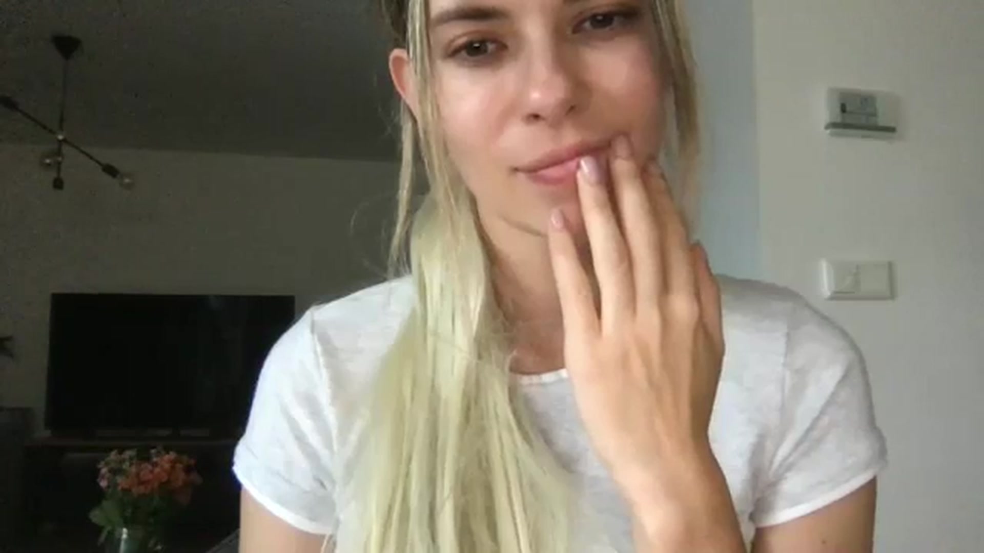 Gallery image thumbnail from neverinmylife's myfreecams stream on, 09/24/2025, 11:47 image 15 of 20
