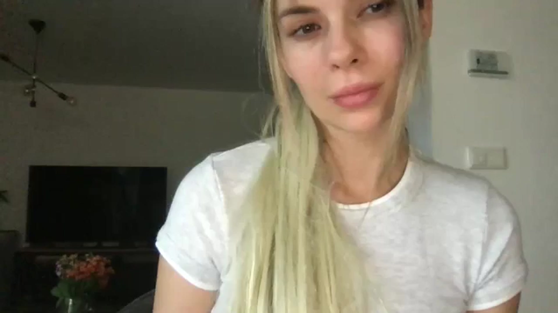Gallery image thumbnail from neverinmylife's myfreecams stream on, 09/24/2025, 11:47 image 4 of 20